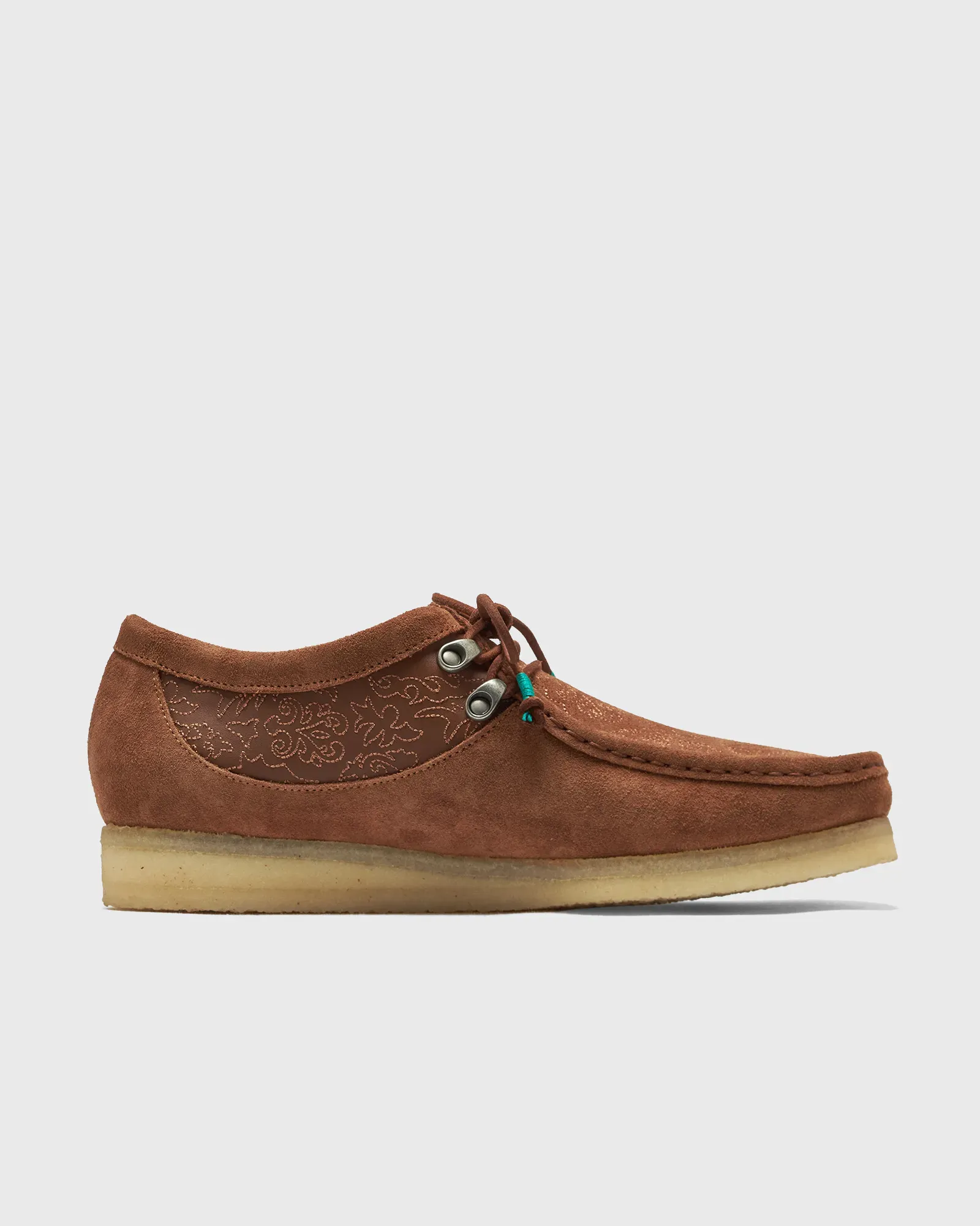 000000_Clarks-x-Andersson-Bell-Wallabee_Tan-Embroidery_26185449_img2