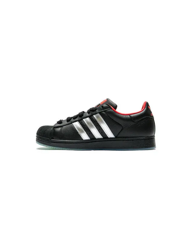 000000_Coca-Cola-x-adidas-Superstar-II_Black-Red-Grey_KH6891_img1