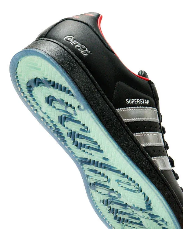 000000_Coca-Cola-x-adidas-Superstar-II_Black-Red-Grey_KH6891_img4