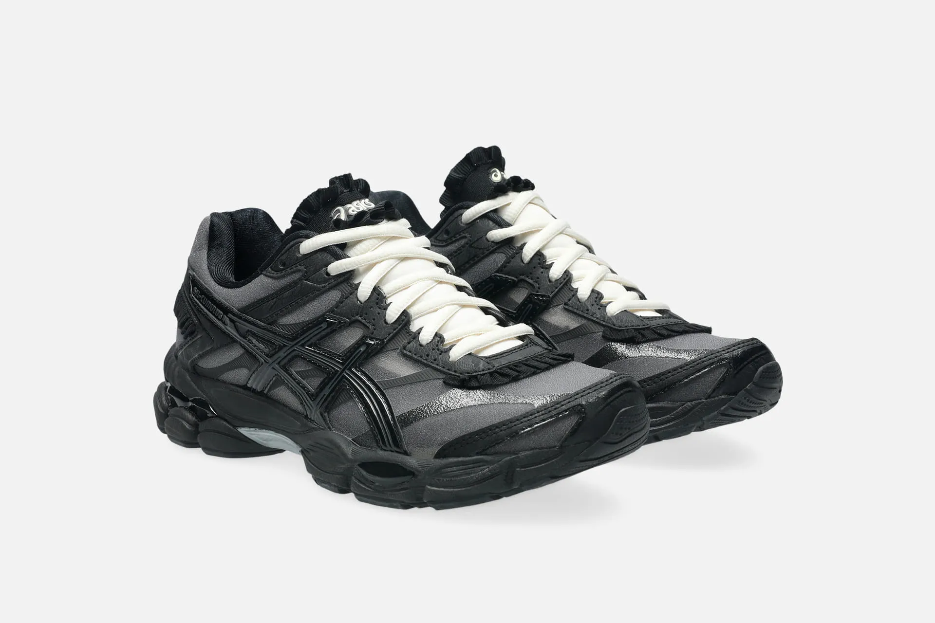 000000_Griff-x-Asics-GEL-Cumulus-16_Black-Black_1203B038-001_img3