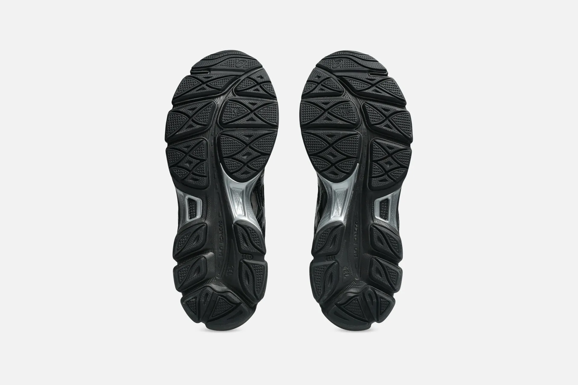 000000_Griff-x-Asics-GEL-Cumulus-16_Black-Black_1203B038-001_img4