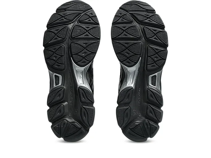 Griff-x-Asics-GEL-Cumulus-16_Black_1203B038-001_img6