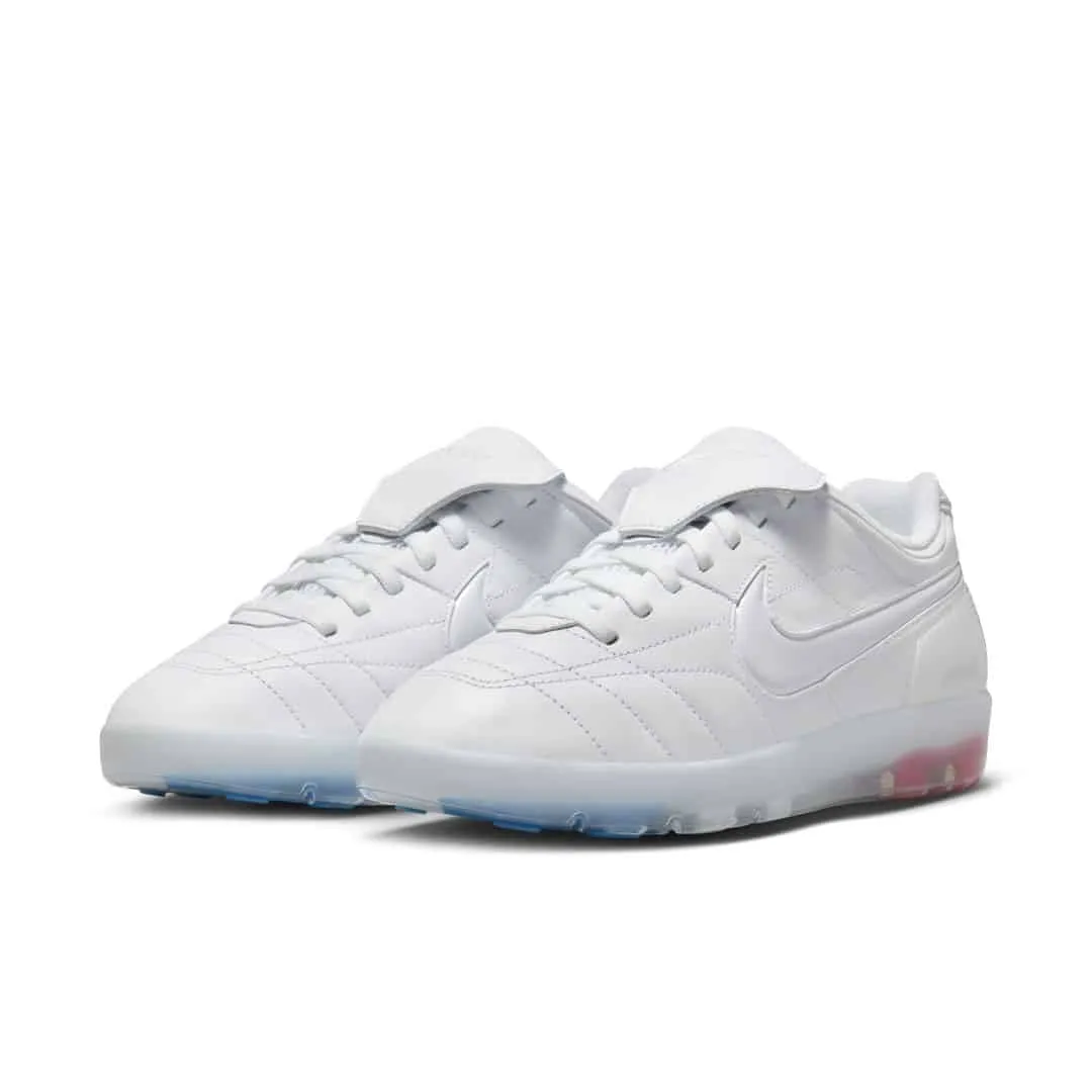 000000_Jacquemus-x-Nike-Cryoshot-Tiempo-R10_White-Sport-Royal_IO0619-100_img2