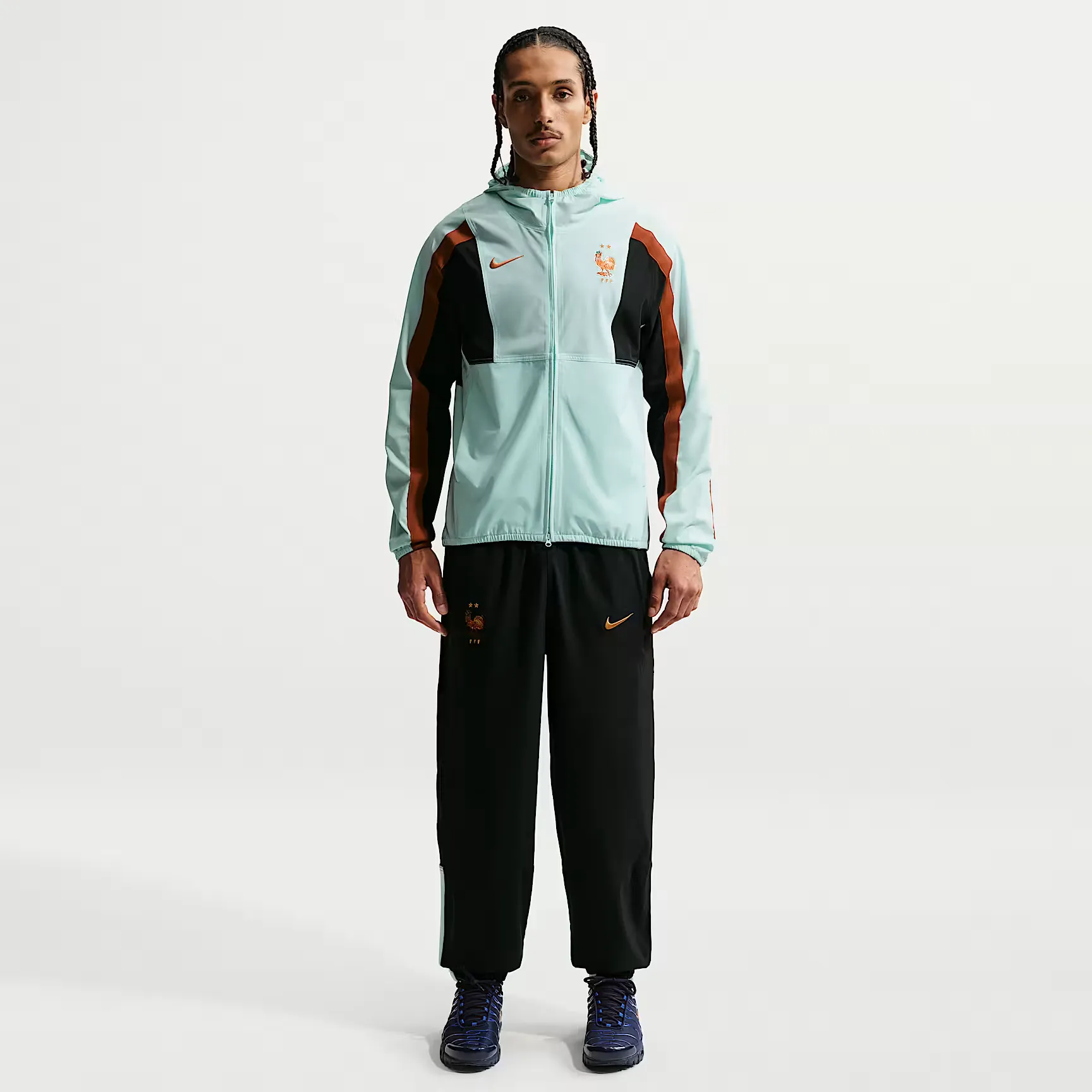 000000_Nike-Dri-FIT-FFF-Energy-Jacket_Igloo-Noir-Dark-Russet_IH1875-393_img3