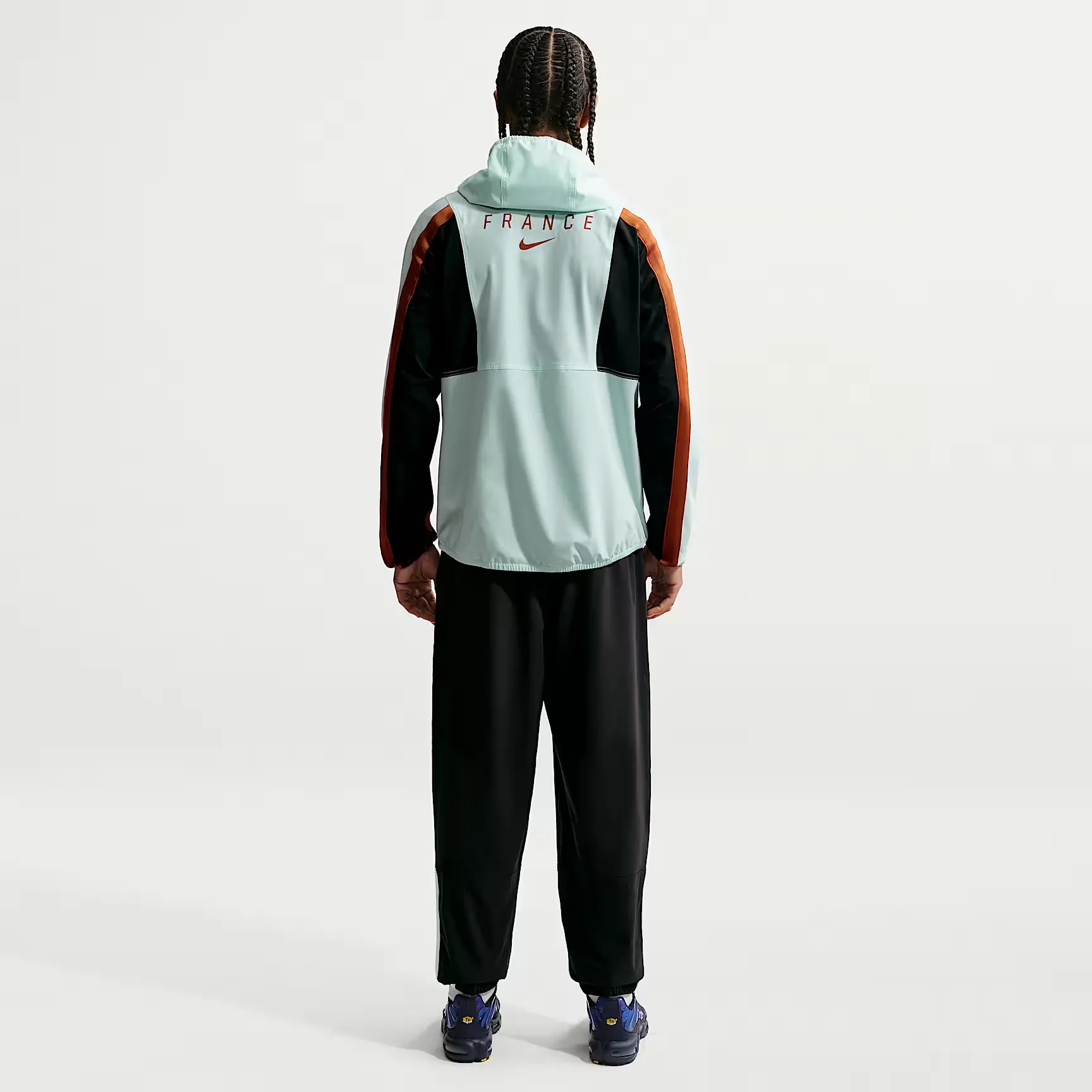 000000_Nike-Dri-FIT-FFF-Energy-Jacket_Igloo-Noir-Dark-Russet_IH1875-393_img4