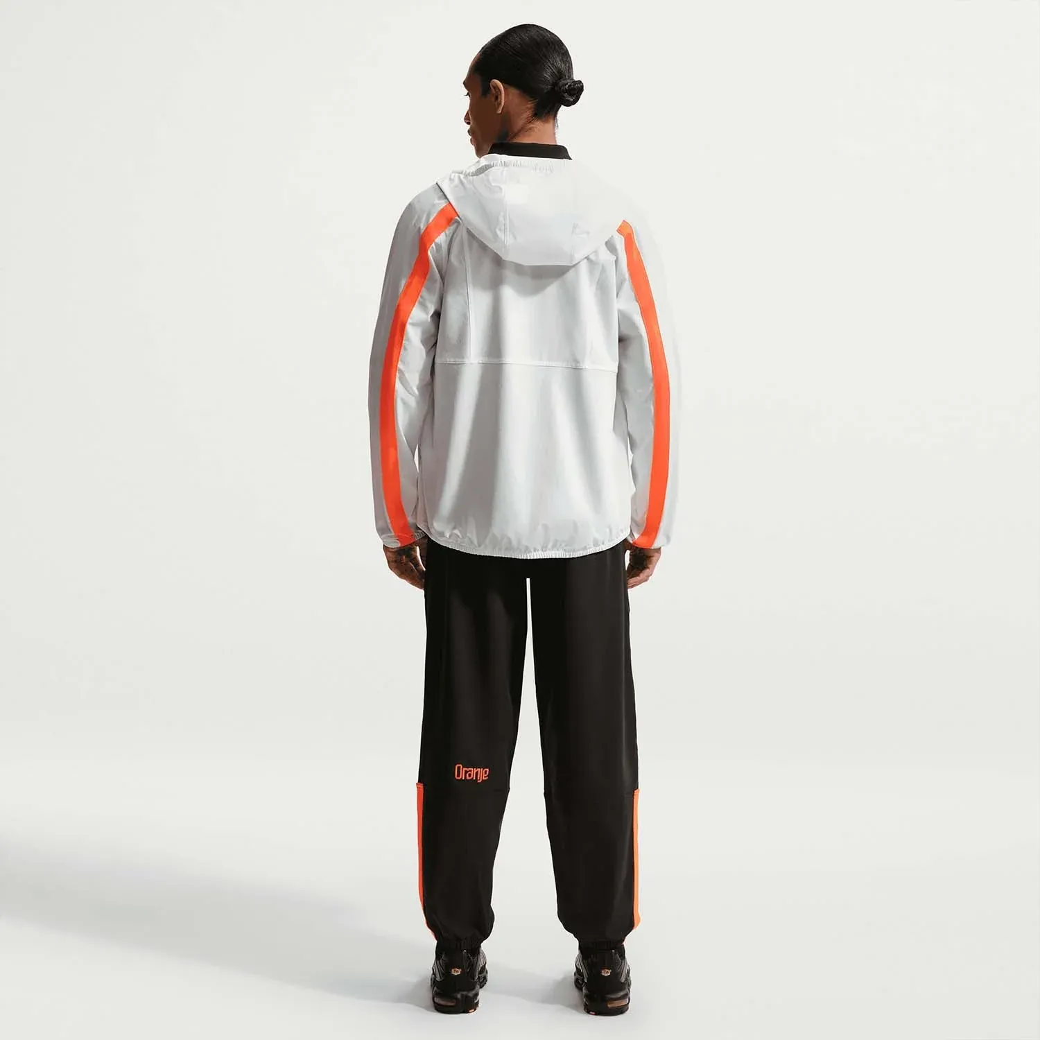 000000_Nike-Dri-FIT-Pays-Bas-Energy-Woven-Jacket_White-Safety-Orange_IH1876-100_img1