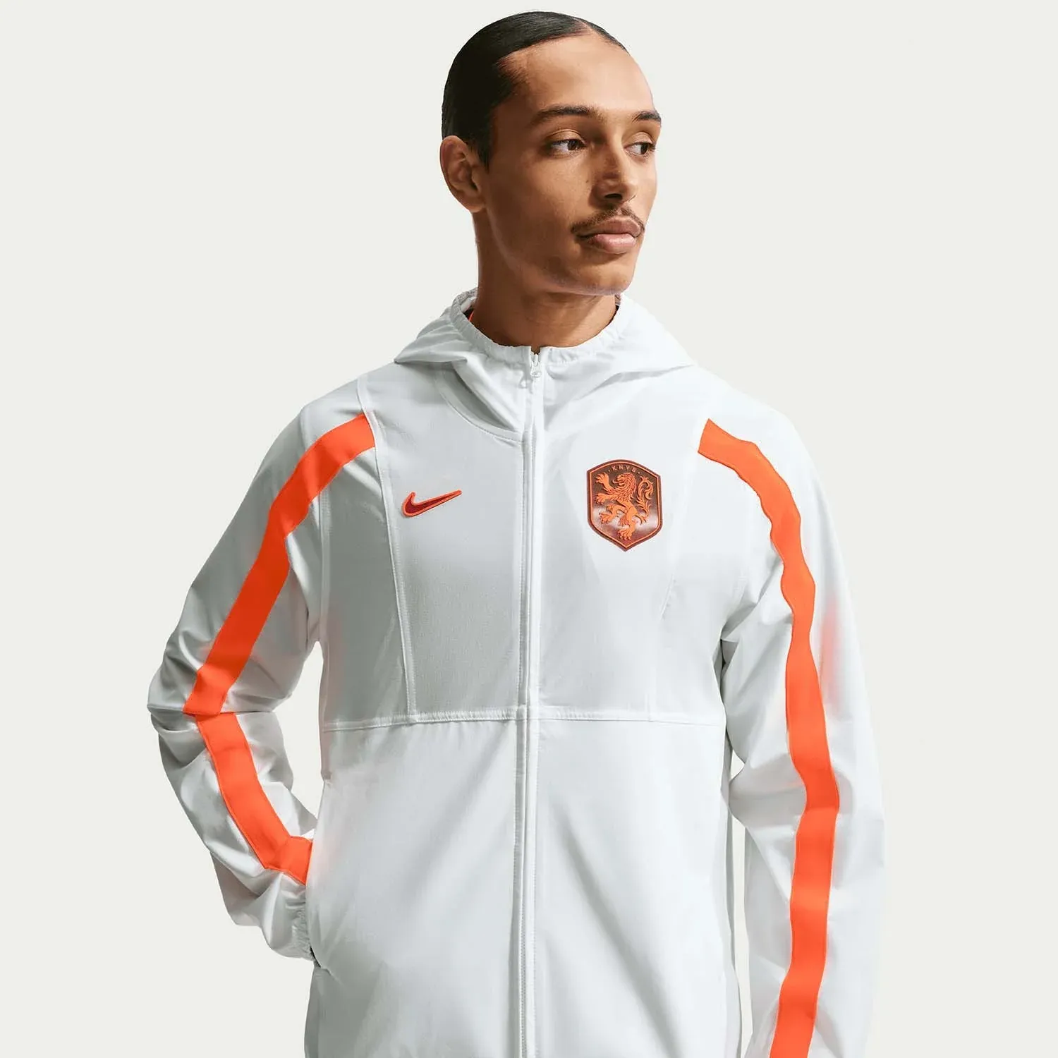 000000_Nike-Dri-FIT-Pays-Bas-Energy-Woven-Jacket_White-Safety-Orange_IH1876-100_img2