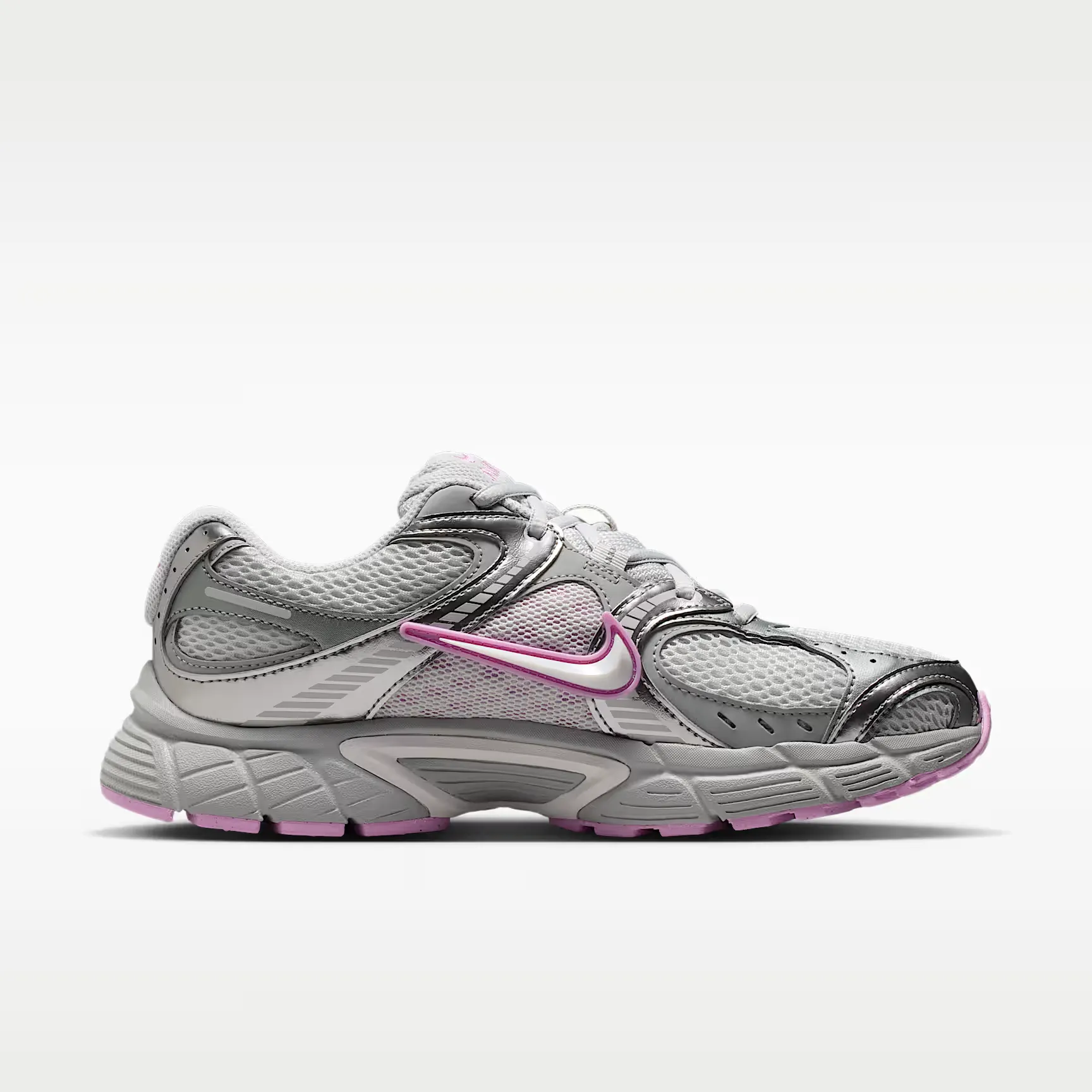000000_Nike-V5-RNR-WMNS_Light-Smoke-Grey-Light-Magenta_HQ7901-009_img2