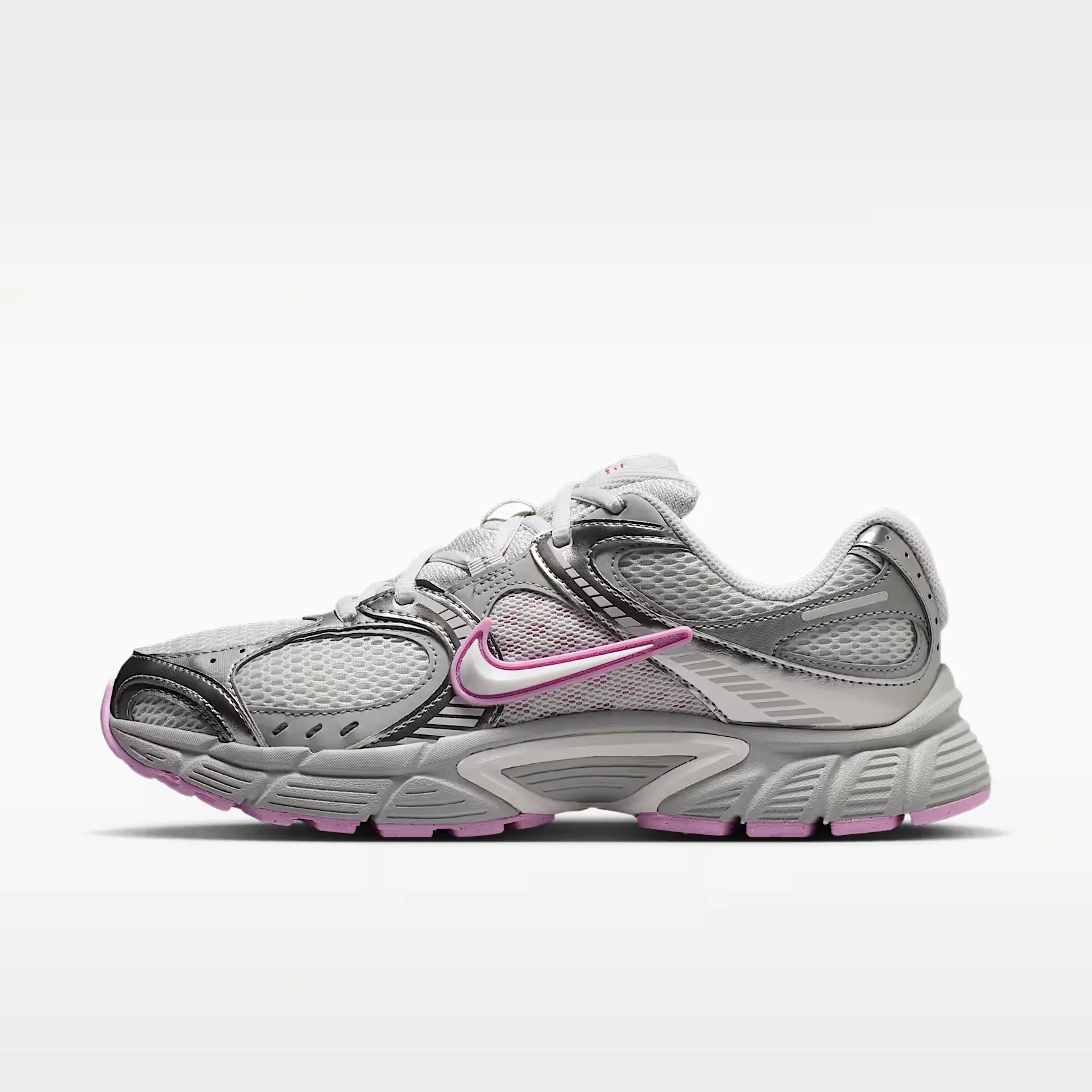 000000_Nike-V5-RNR-WMNS_Light-Smoke-Grey-Light-Magenta_HQ7901-009_img0