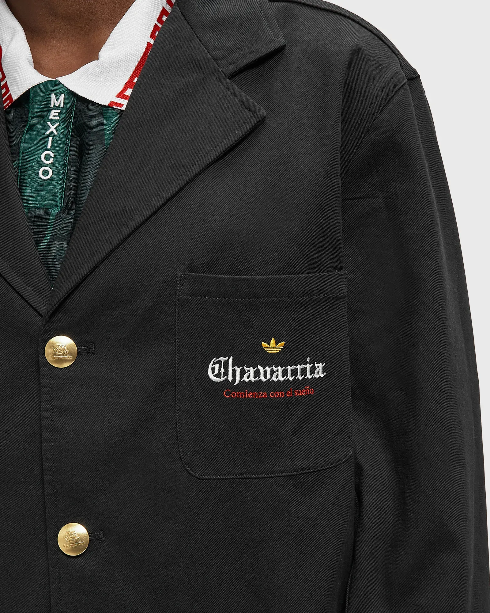 000000_adidas-x-Willy-Chavarria-Players-Twill-Blazer-Jacket_Black_KV1966_img3