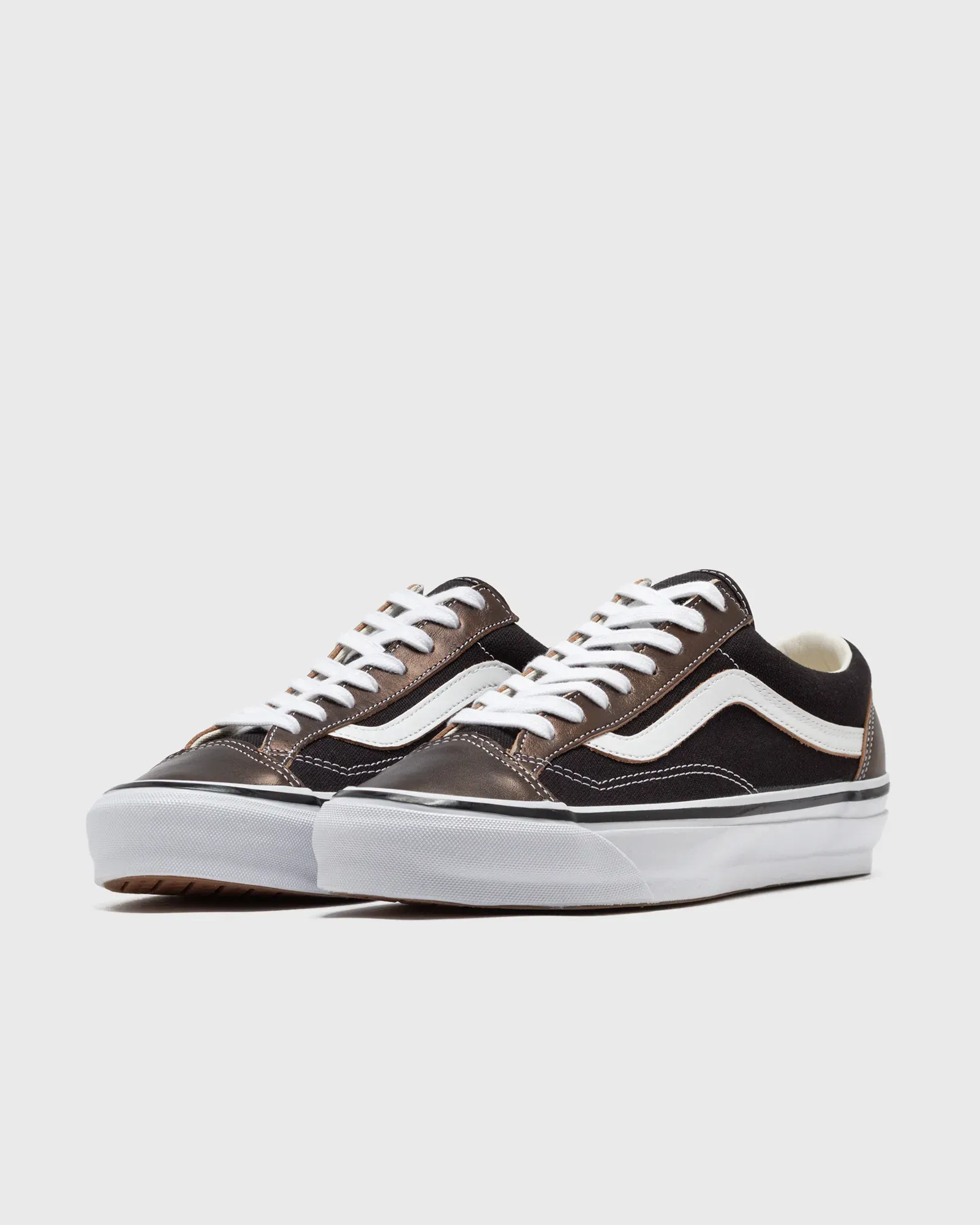000000_Vans-OTW-Old-Skool-36-Vibram_Black_VN000D2GBA21_img1
