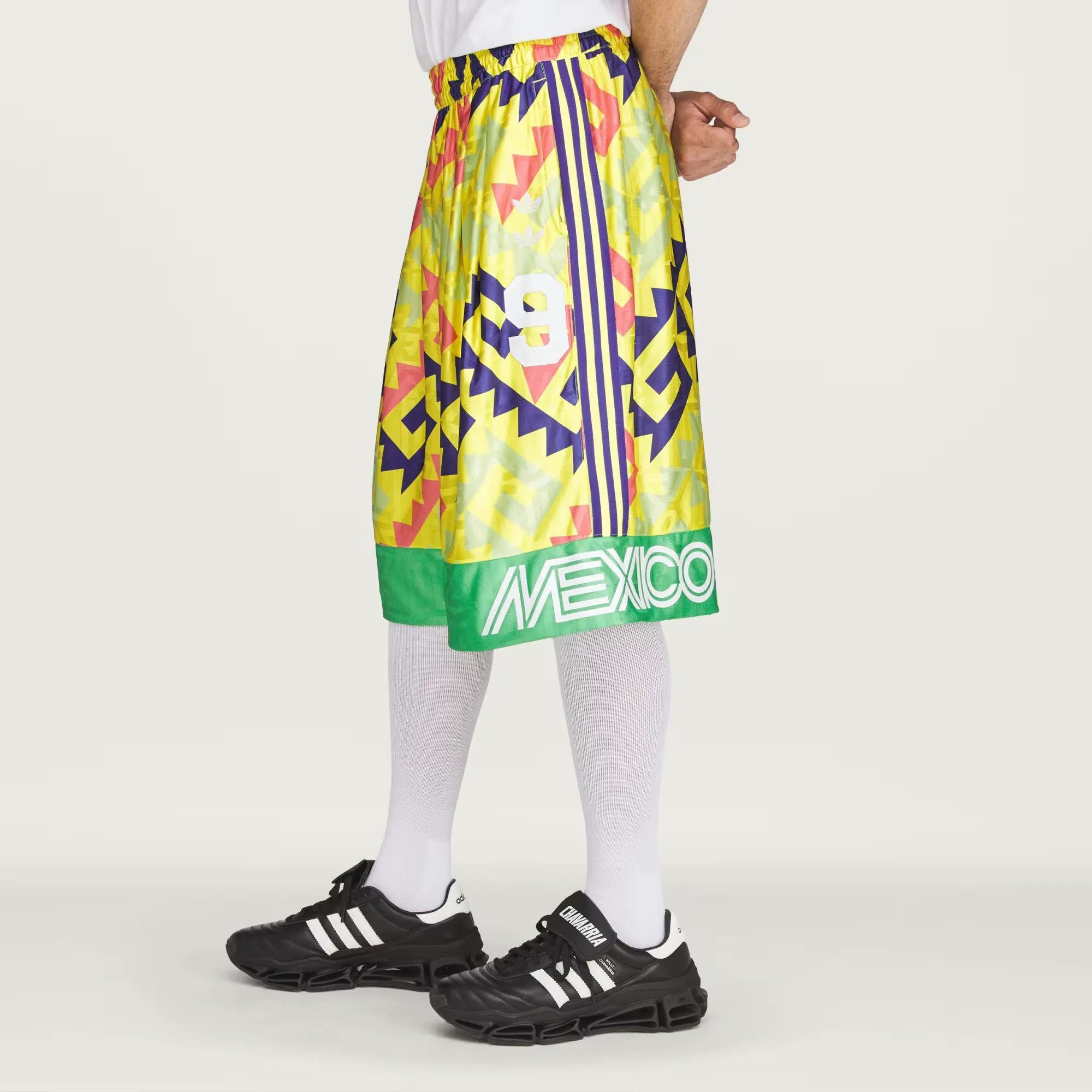 000000_adidas-Chavarria-AOP-Short_Solar-Lemon-Pure-Purple-Solar-Turbo_KU7804_img3