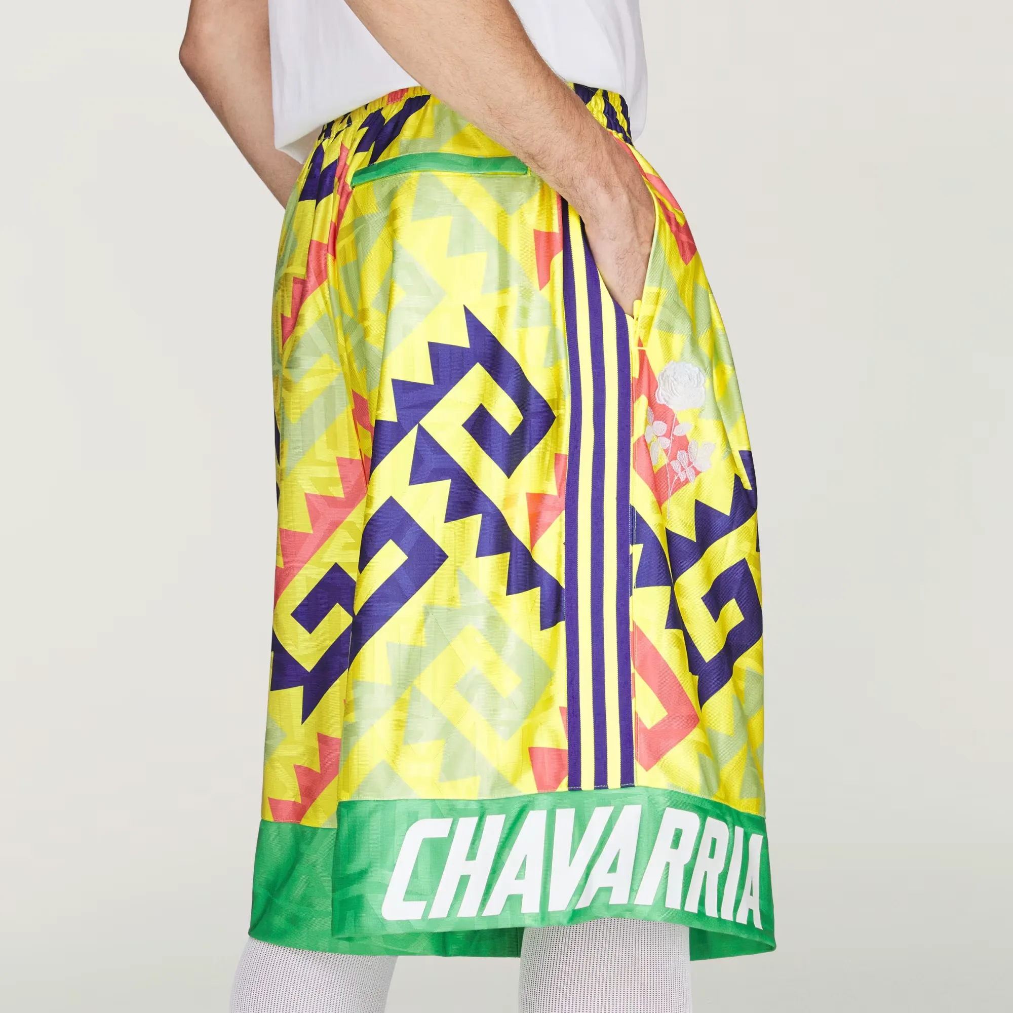 000000_adidas-Chavarria-AOP-Short_Solar-Lemon-Pure-Purple-Solar-Turbo_KU7804_img7