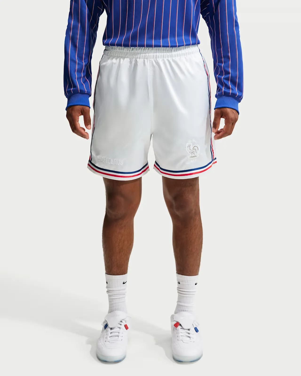 000000_Jacquemus-x-FFF-x-Nike-Shorts_France_IQ3867-100_img1
