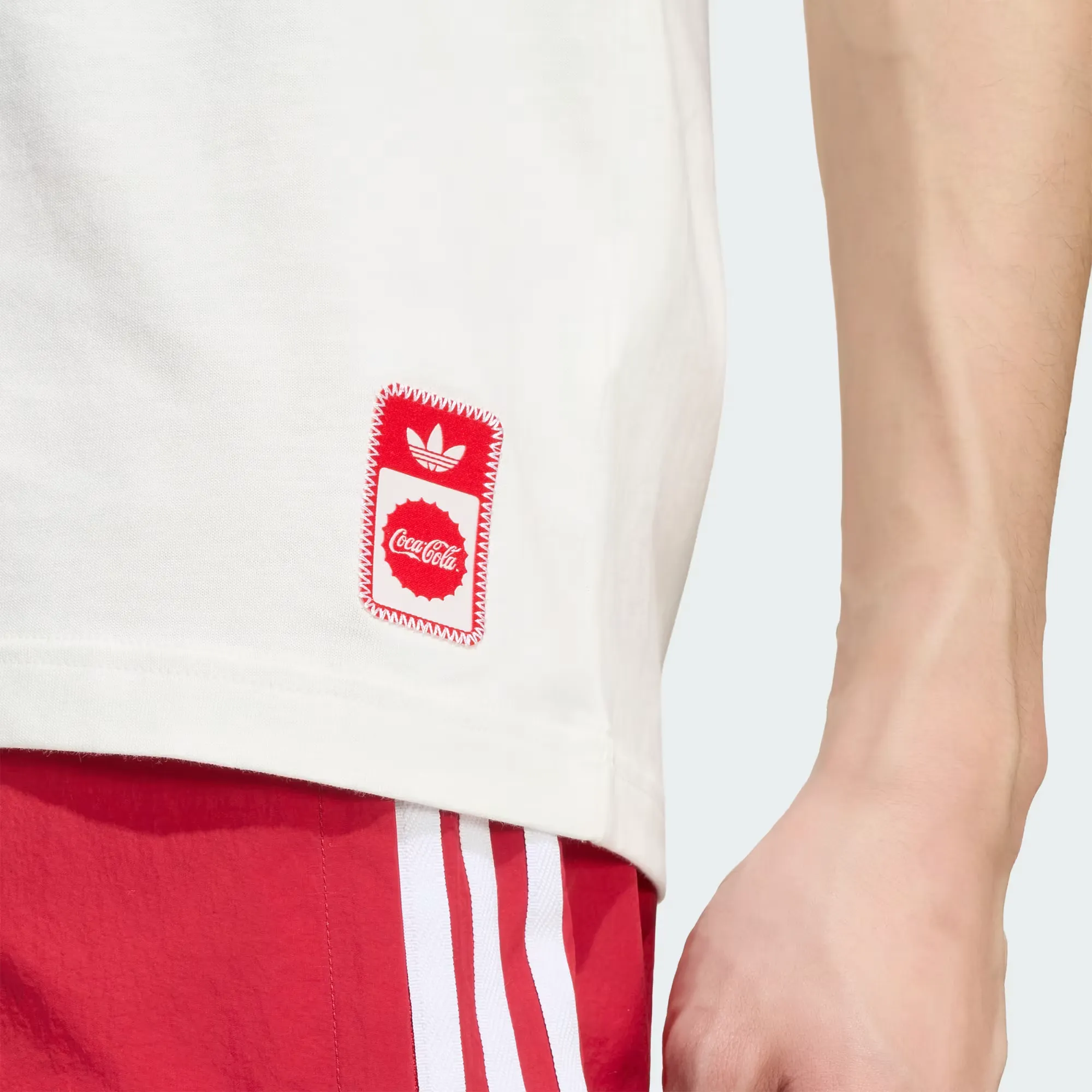 000000_adidas-x-Coca-Cola-Cali-T-shirt_White_KY2114_img5