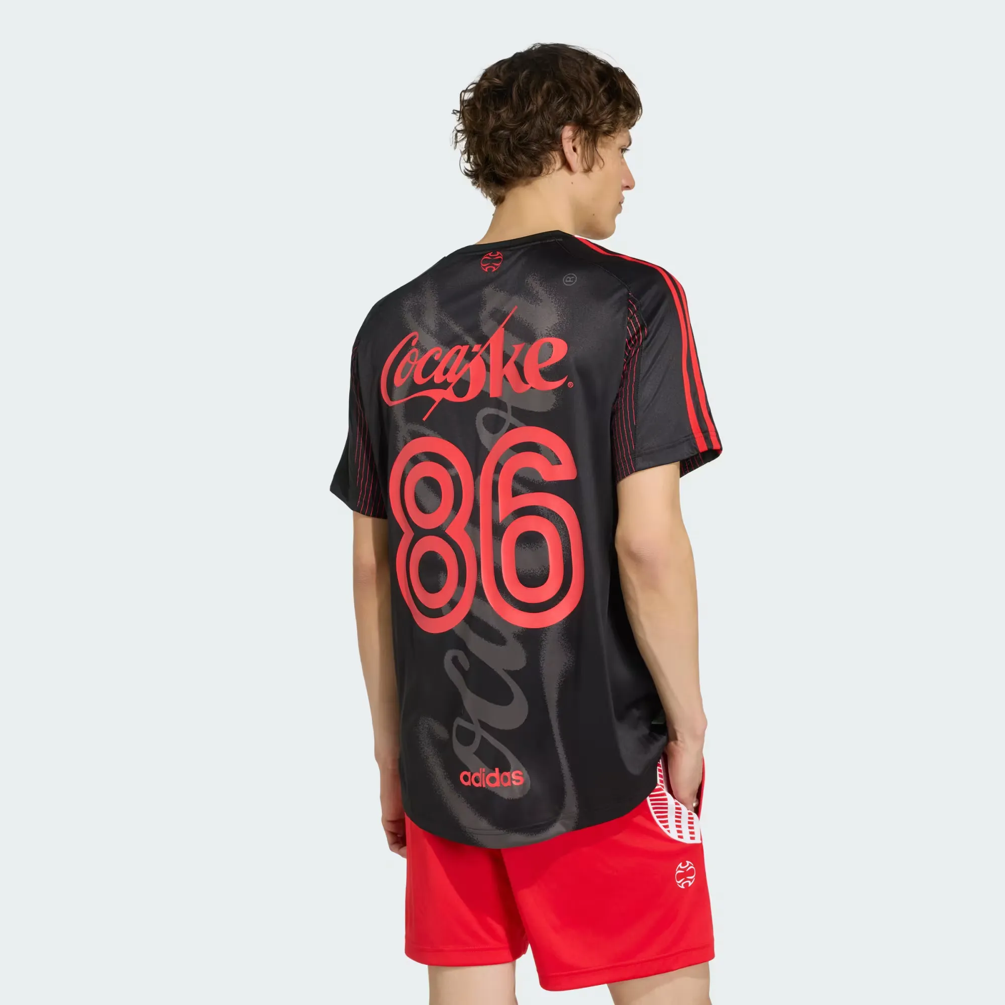000000_adidas-x-Coca-Cola-Teamgeist-26-Maillot_Black_KY2104_img1