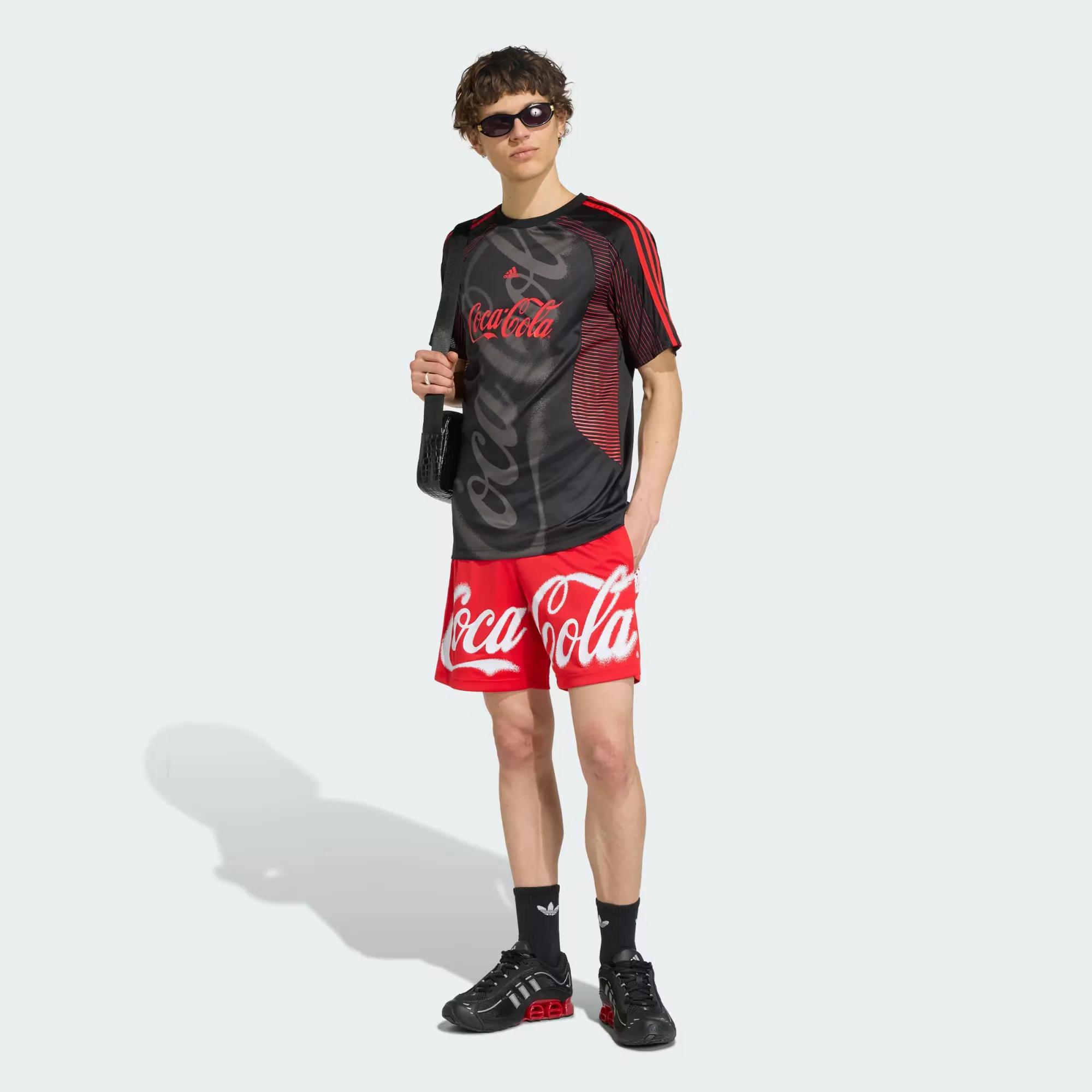 000000_adidas-x-Coca-Cola-Teamgeist-26-Maillot_Black_KY2104_img2
