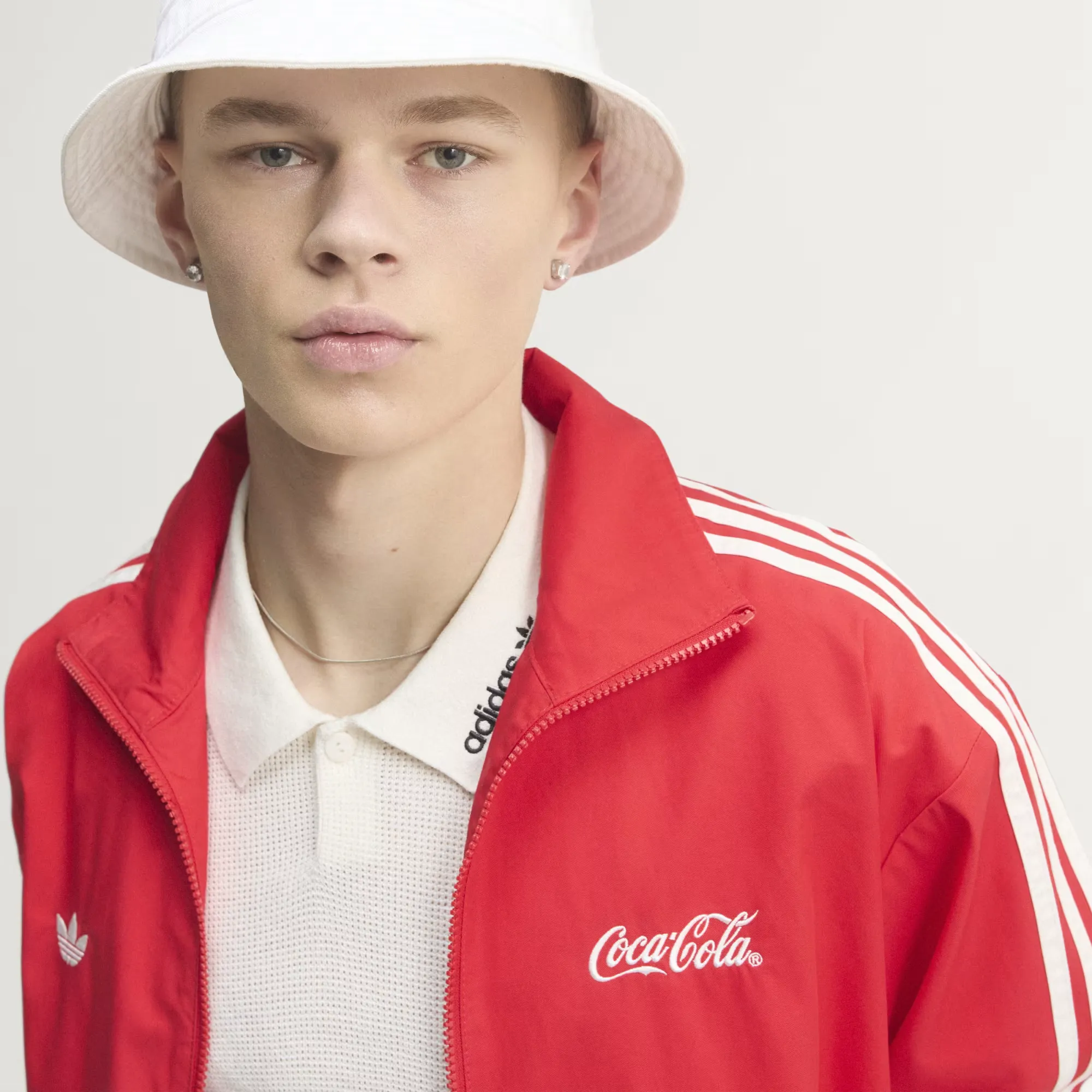 000000_adidas-x-Coca-Cola-Firebird-Track-Jacket_Vivid-Red_KY2111_img2