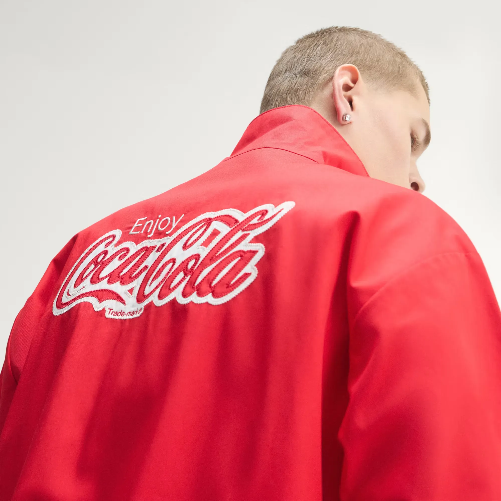 000000_adidas-x-Coca-Cola-Firebird-Track-Jacket_Vivid-Red_KY2111_img5
