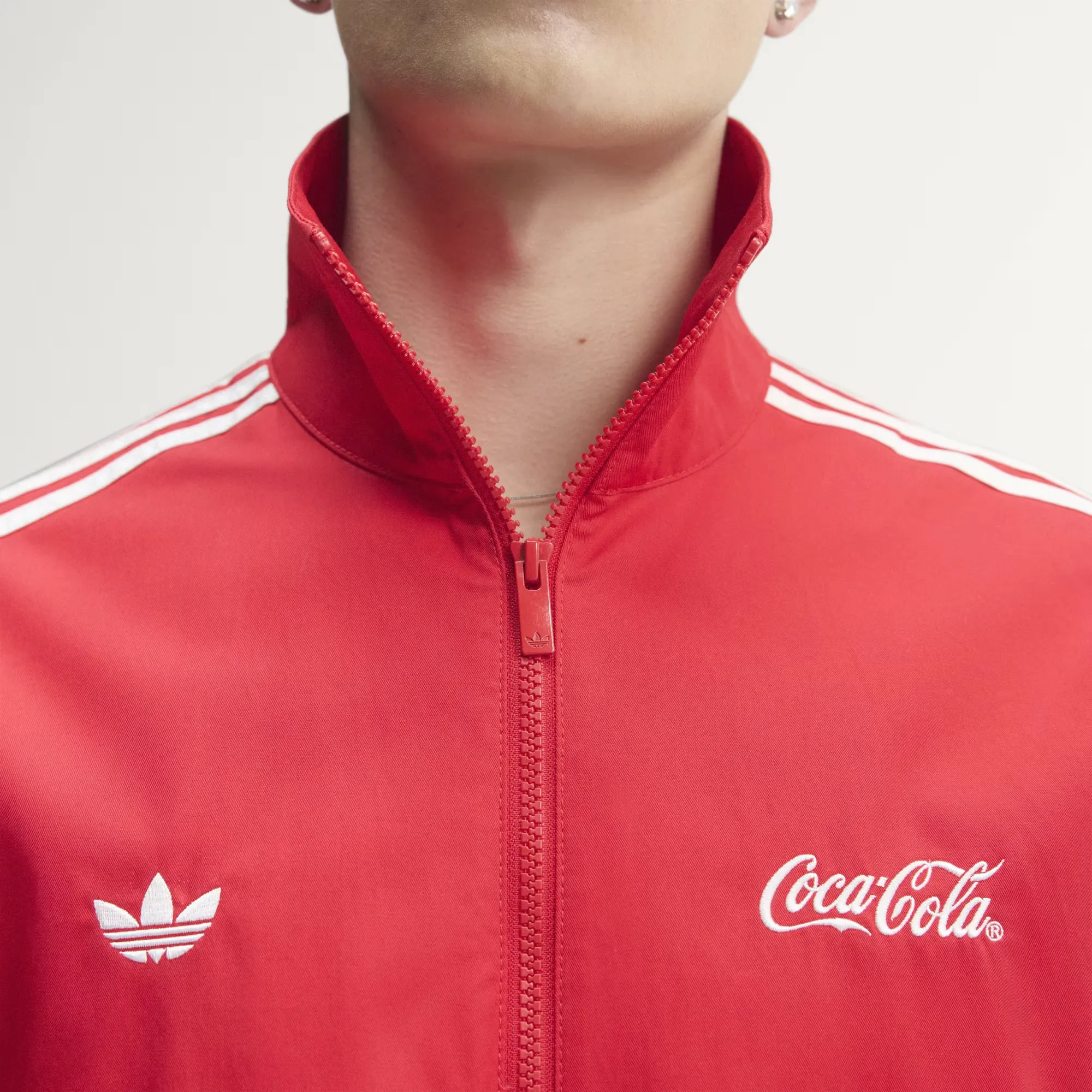 000000_adidas-x-Coca-Cola-Firebird-Track-Jacket_Vivid-Red_KY2111_img6