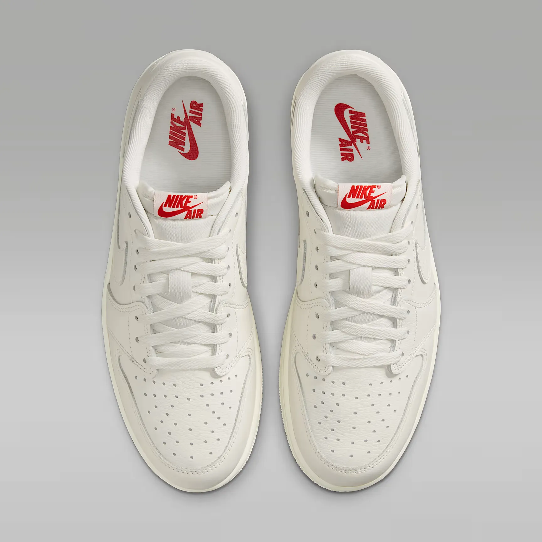 000000_Air-Jordan-1-Retro-Low-OG_Sail_HQ6998-100_img3