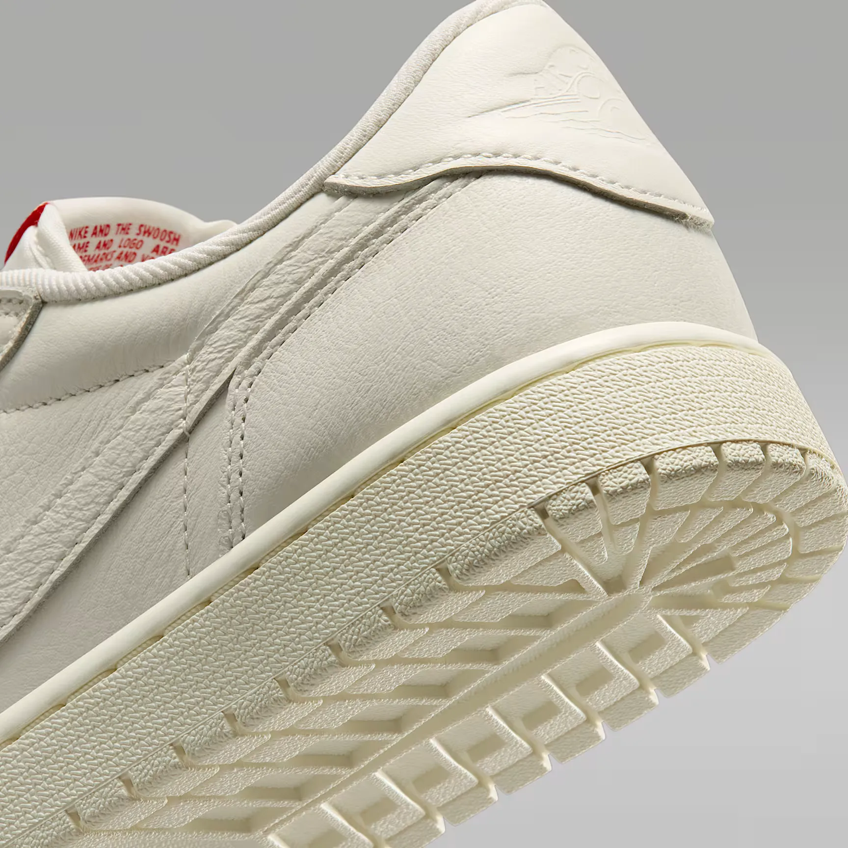 000000_Air-Jordan-1-Retro-Low-OG_Sail_HQ6998-100_img7