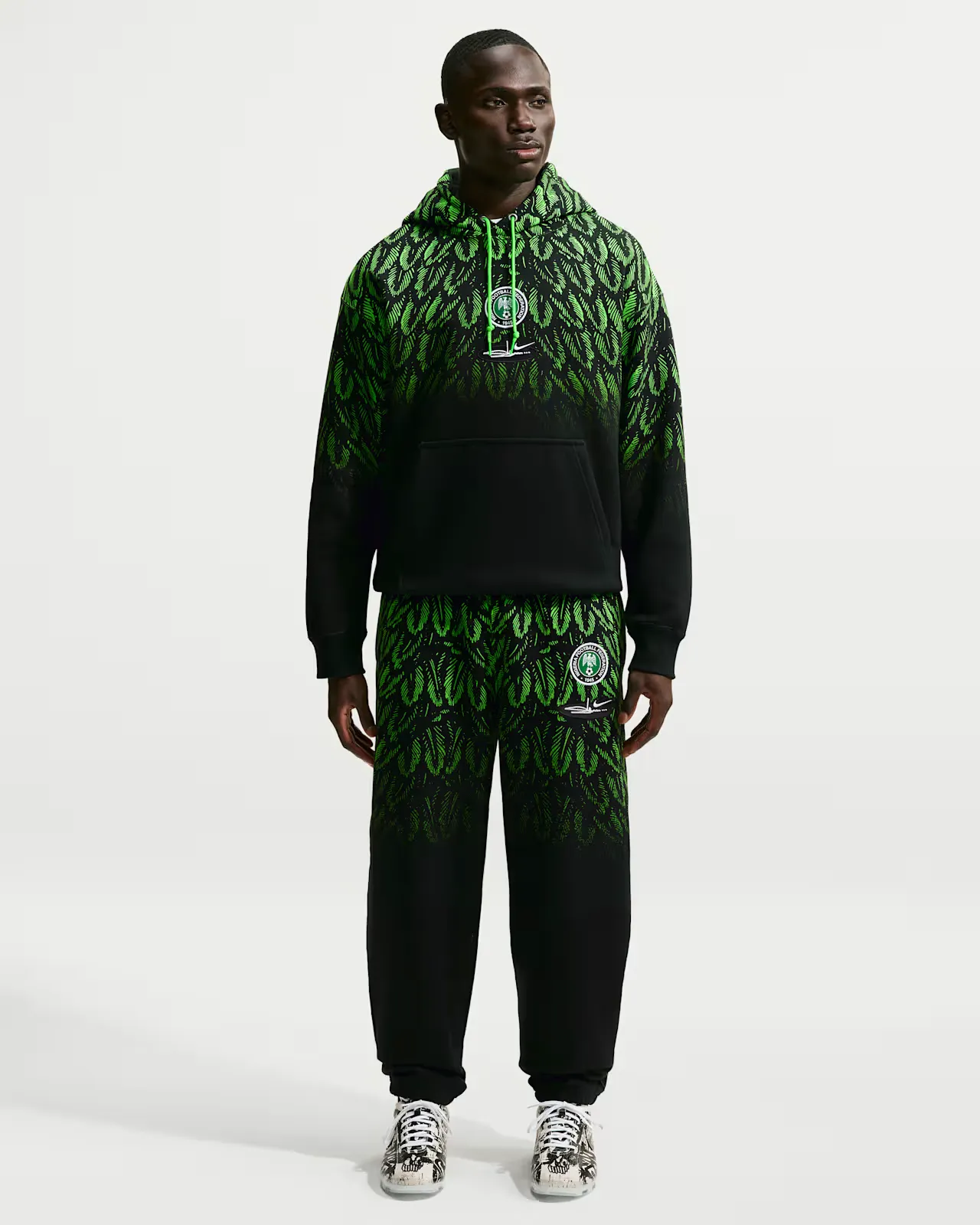 Slawn-x-Nigeria-x-Nike-Fleece-Pants_Black-Green_IR5218-010_img0