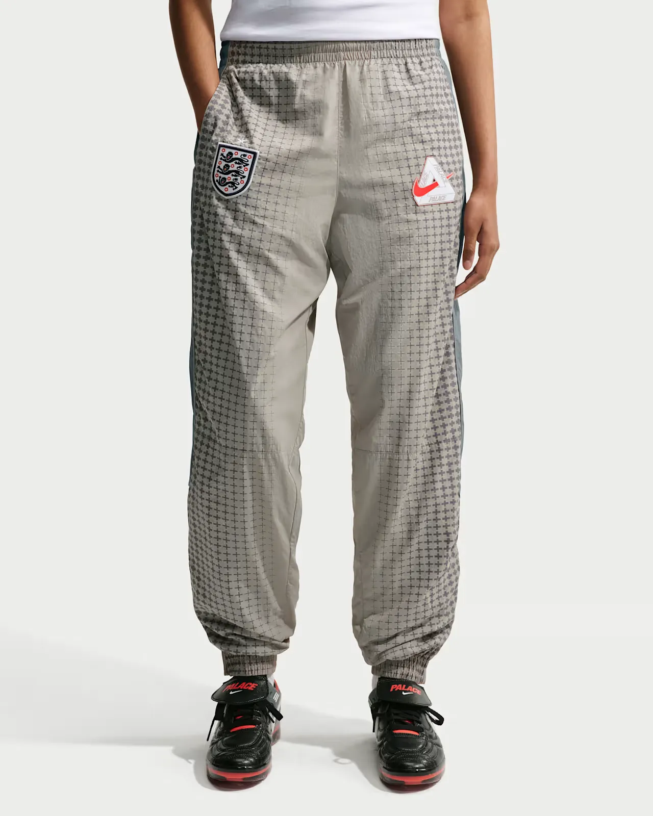 Palace-x-England-x-Nike-Tracksuit-Pants_Grey_IM3202-052_img1