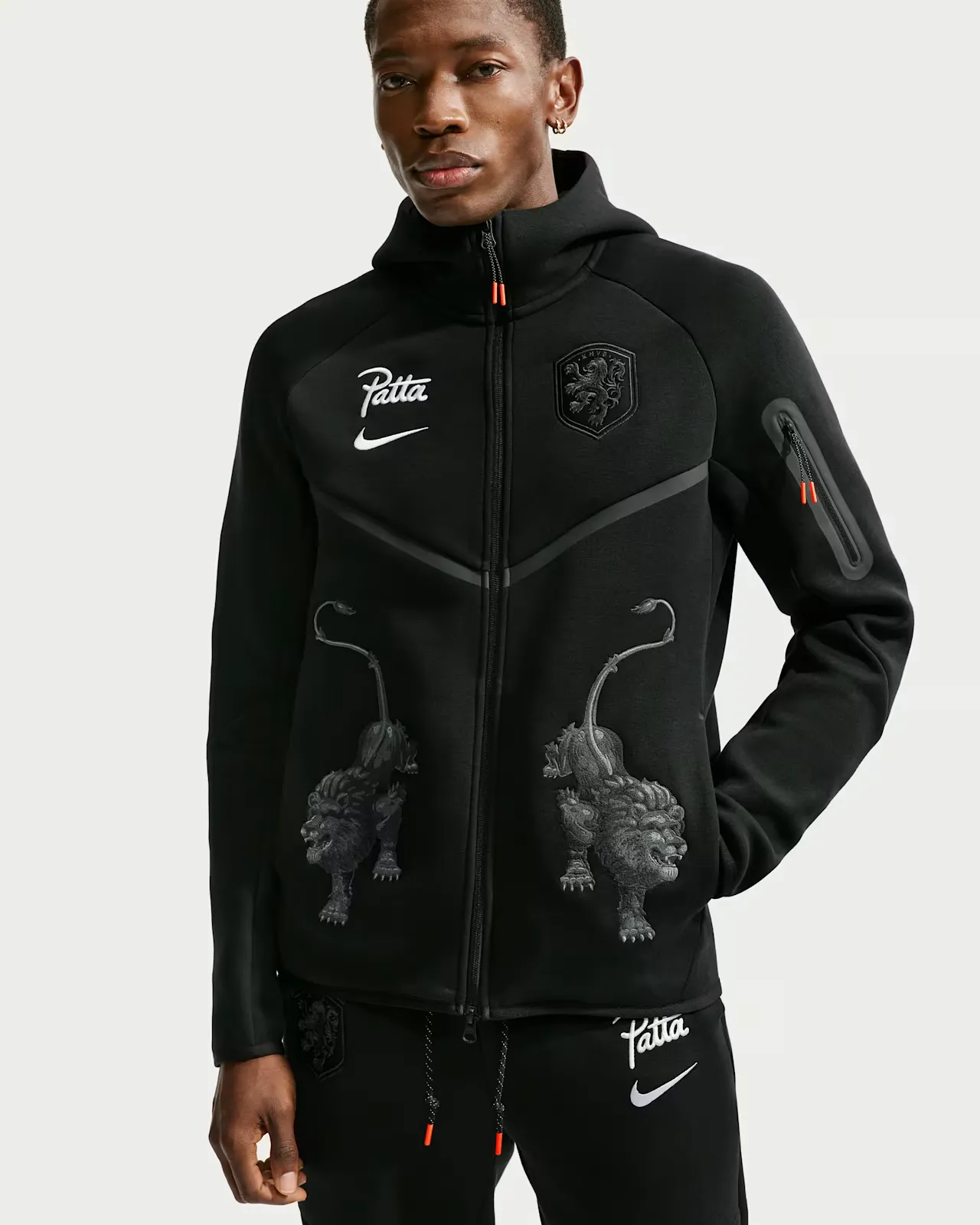 Patta-x-Netherlands-x-Nike-Tech-Fleece-Full-Zip-Windrunner-Hoodie_Black_IM3206-010_img2
