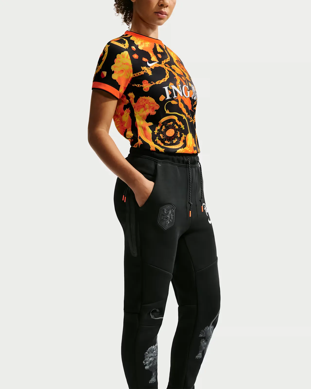 Patta-x-Netherlands-x-Nike-Tech-Fleece-Jogger_Black_IM3213-010_img2