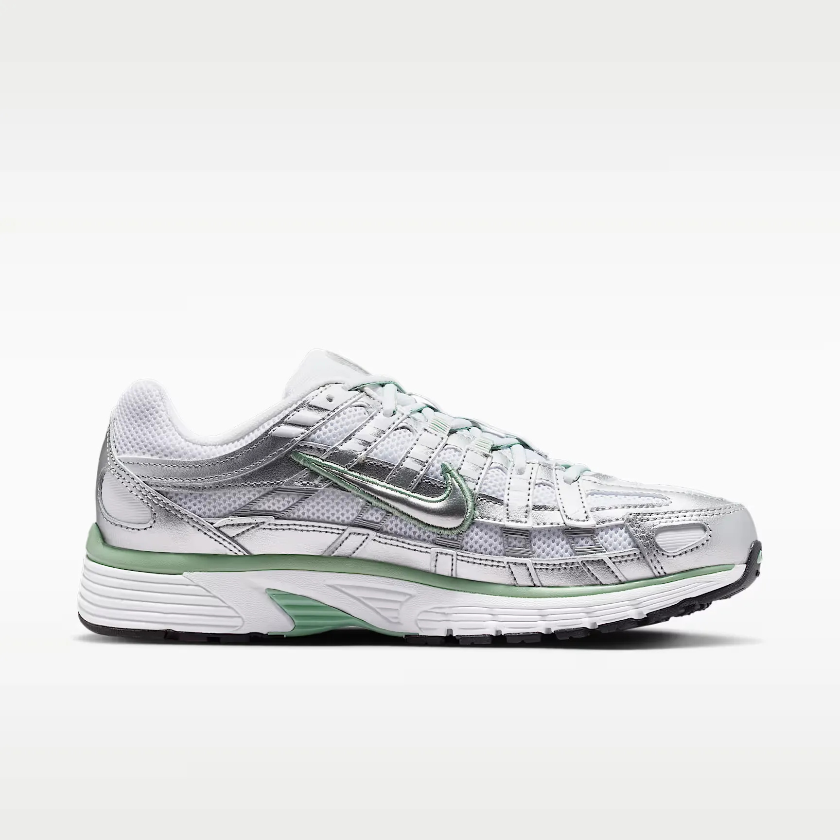 000000_Nike-P-6000-WMNS_Metallic-Silver-White-Green_BV1021-017_img2