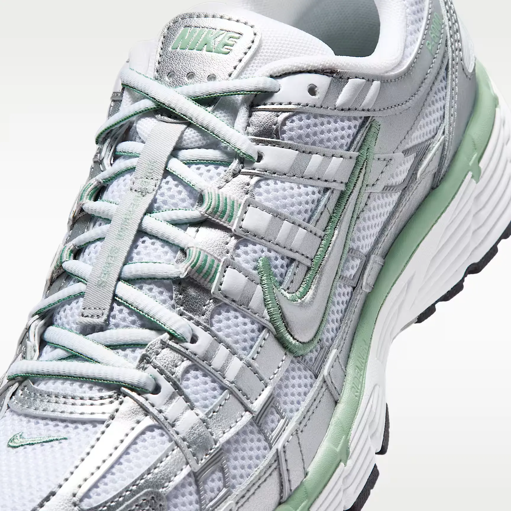 000000_Nike-P-6000-WMNS_Metallic-Silver-White-Green_BV1021-017_img6