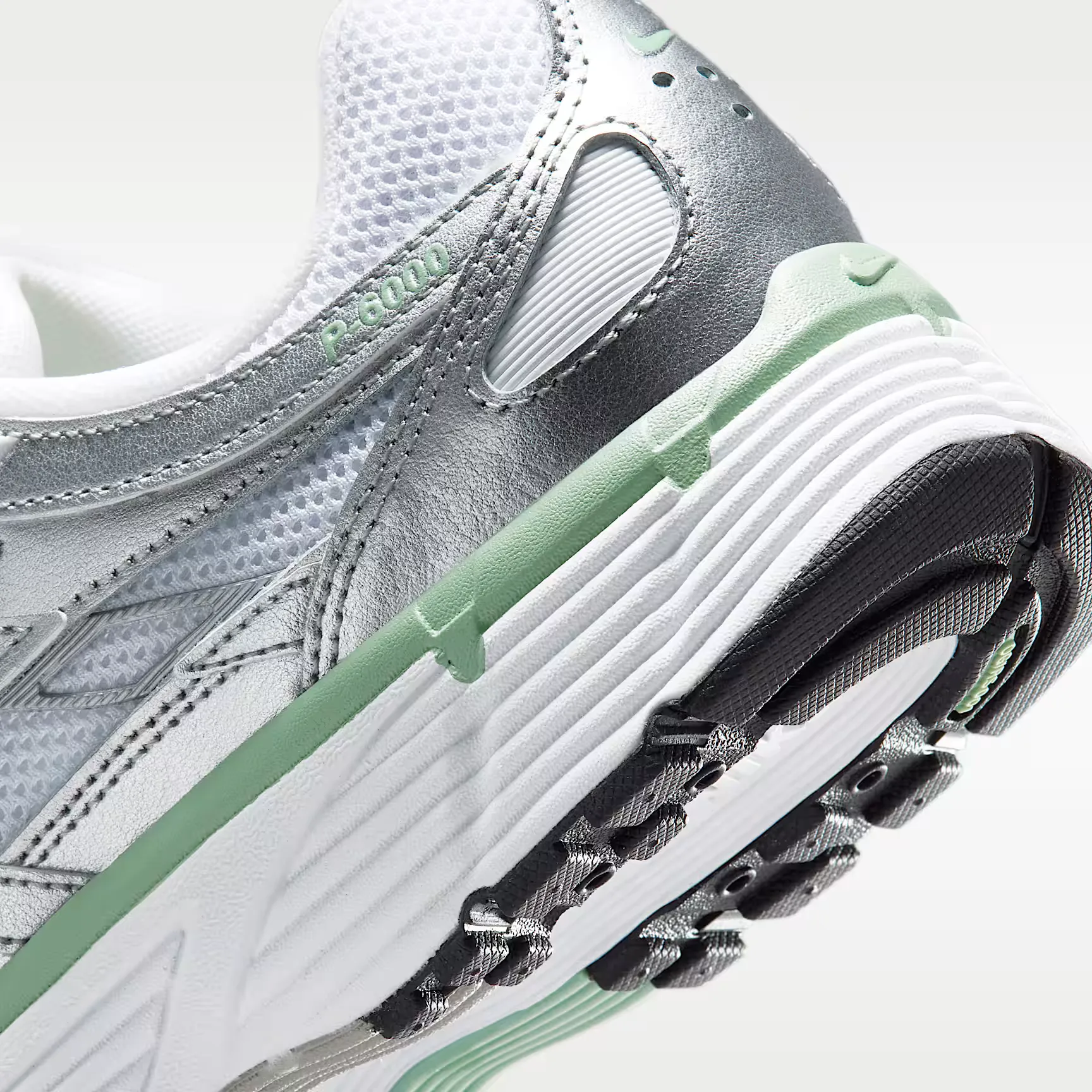 000000_Nike-P-6000-WMNS_Metallic-Silver-White-Green_BV1021-017_img7