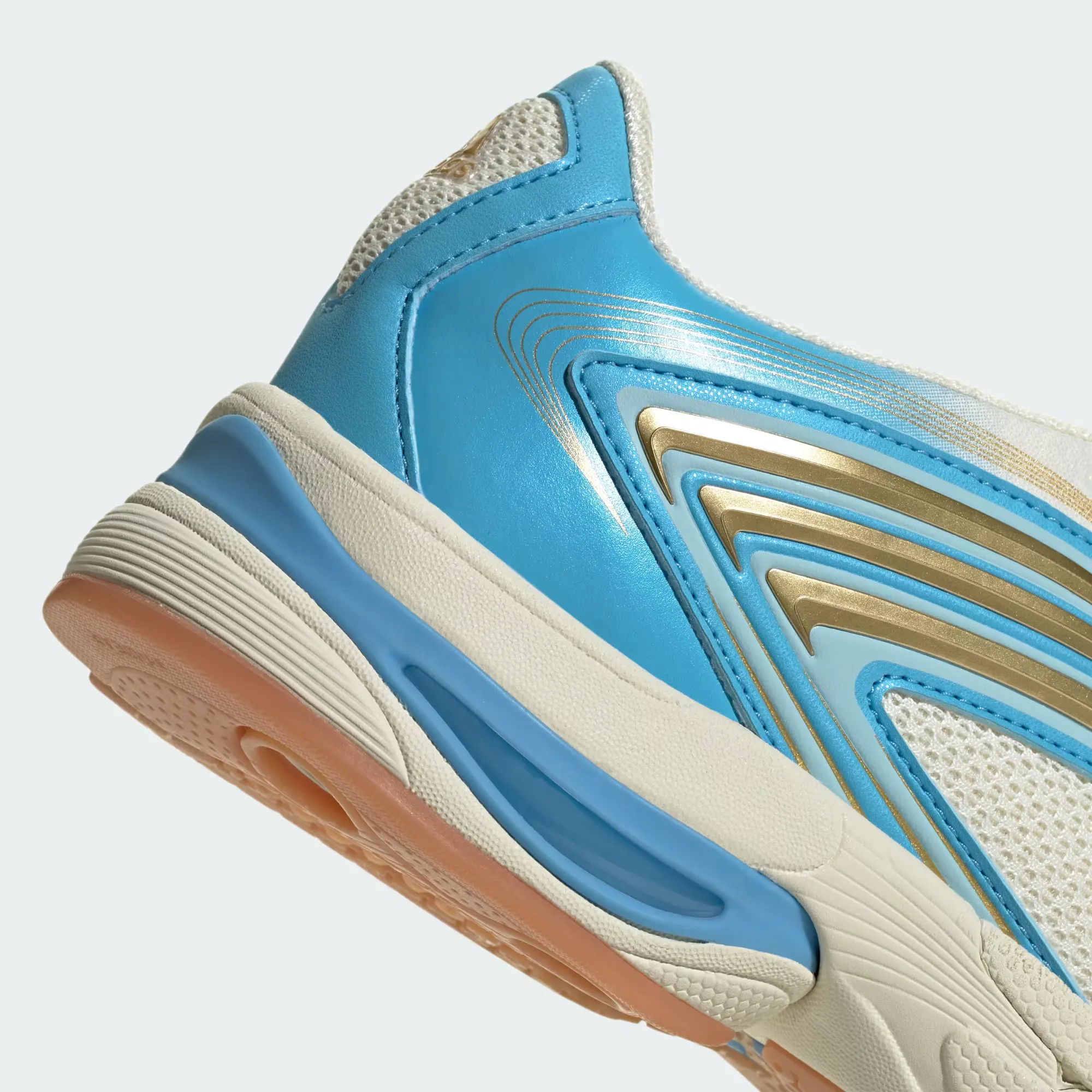 000000_adidas-Adistar-MESSI_Ivory-Semi-Blue-Burst_KI7184_img10
