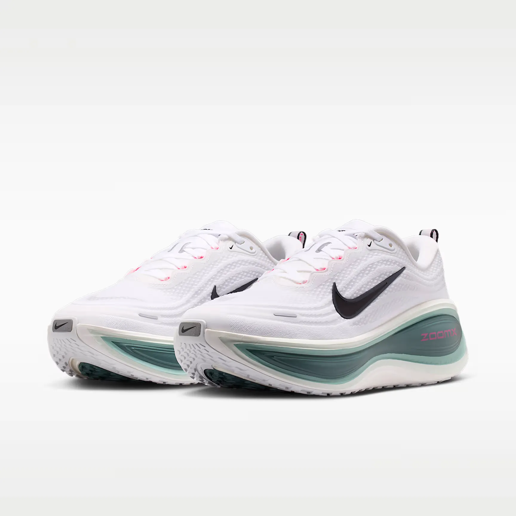 000000_Nike-Vomero-Plus_White-Mineral-Slate-Hyper-Pink_HV8150-110_img4