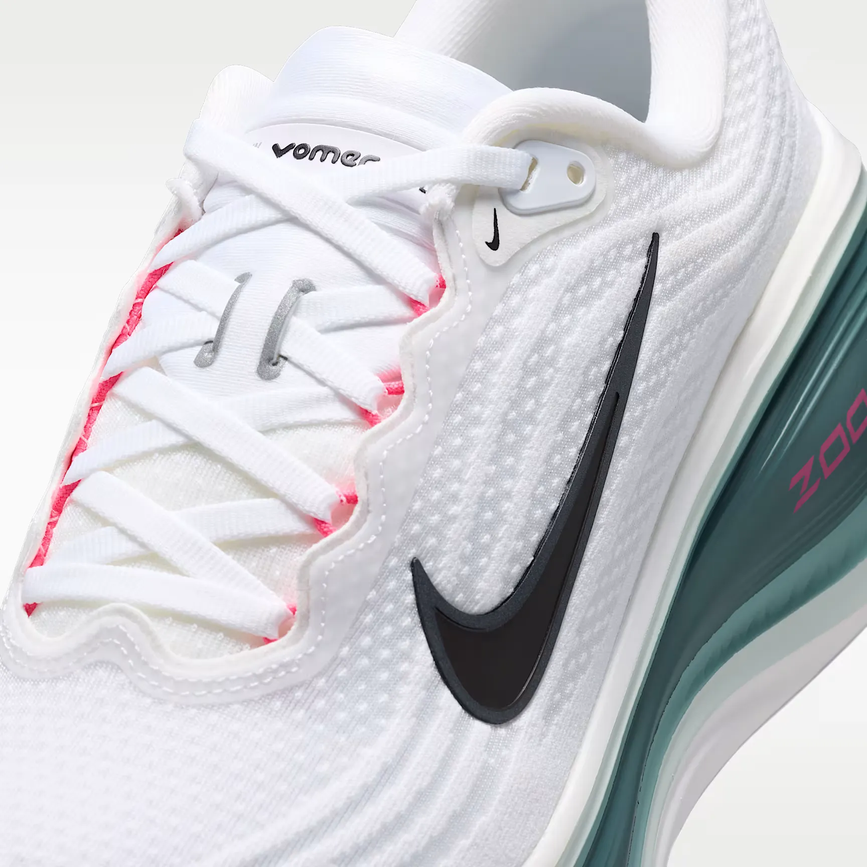 000000_Nike-Vomero-Plus_White-Mineral-Slate-Hyper-Pink_HV8150-110_img6