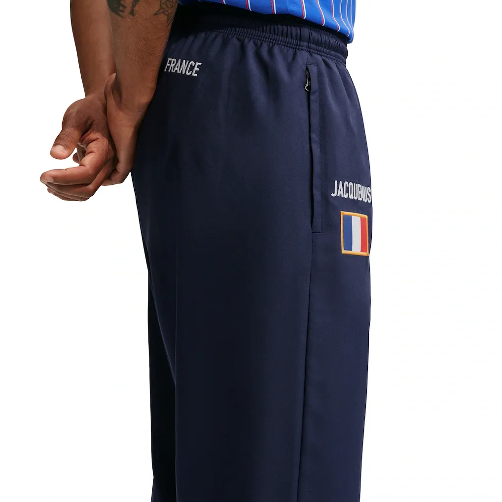 000000_Jacquemus-x-FFF-x-Nike-Varsity-Jogging_France_203721289_img1