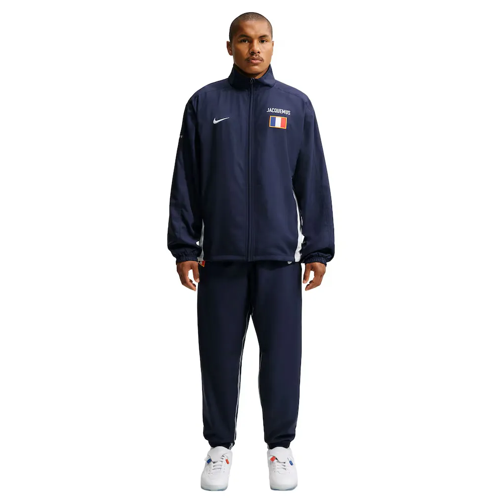 000000_Jacquemus-x-FFF-x-Nike-Varsity-Jogging_France_203721289_img3