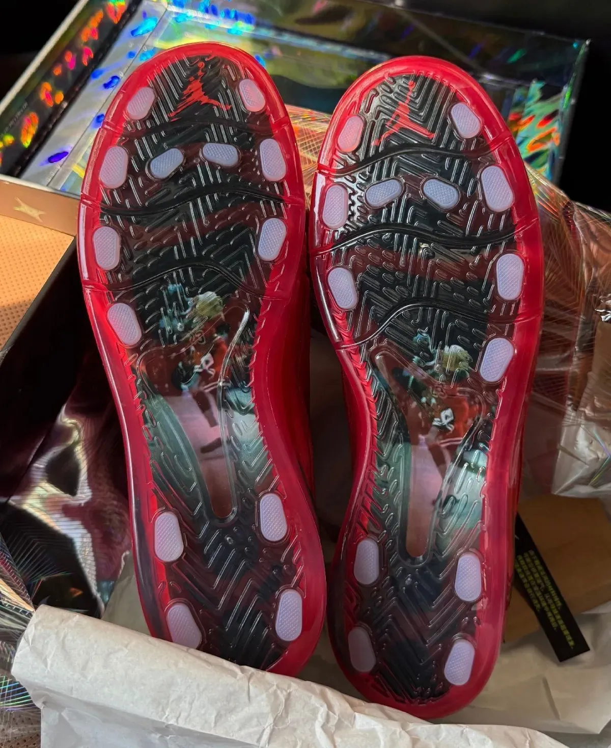 000000_Jordan-x-Nike-Cryoshot_University-Red_IO8209-600_img6