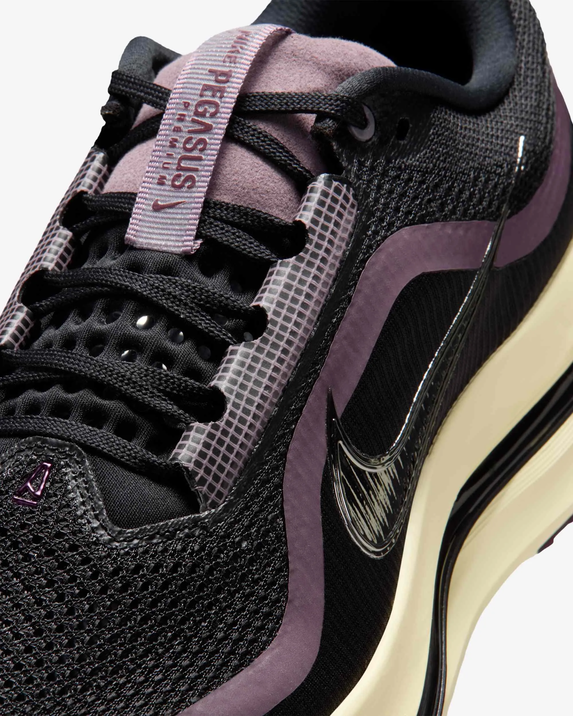 000000_A-Ma-Maniere-x-Nike-Pegasus-Premium-SP_Black-And-Burgundy-Crush_IM0701-001_img6