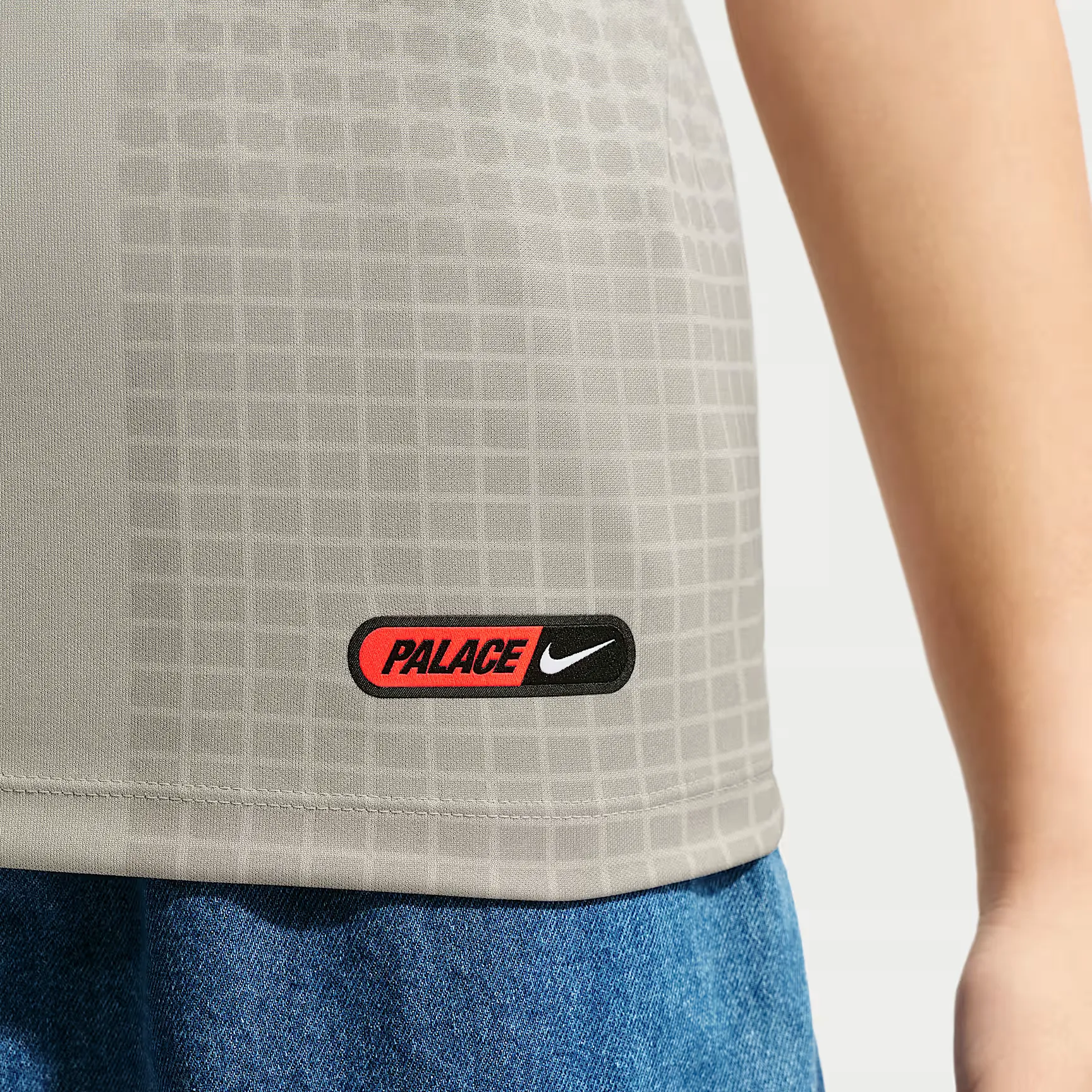 000000_Angleterre-x-Palace-Nike-Dri-FIT-Short-Sleeve-Football-Top-GS_Pewter-Grey_IB5404-052_img7