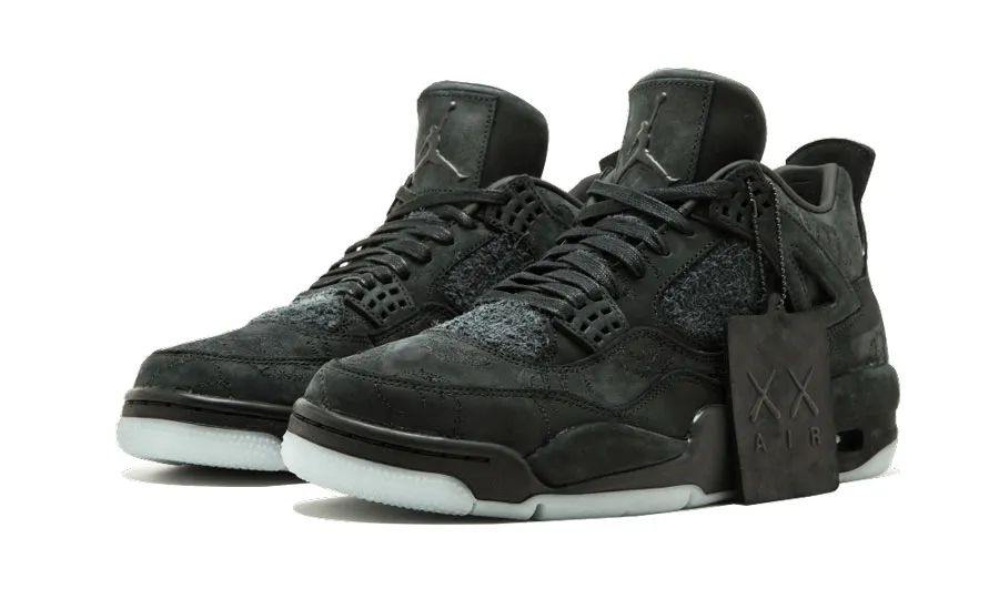 000000_KAWS-x-Air-Jordan-4-Retro_Black_930155-001_img1