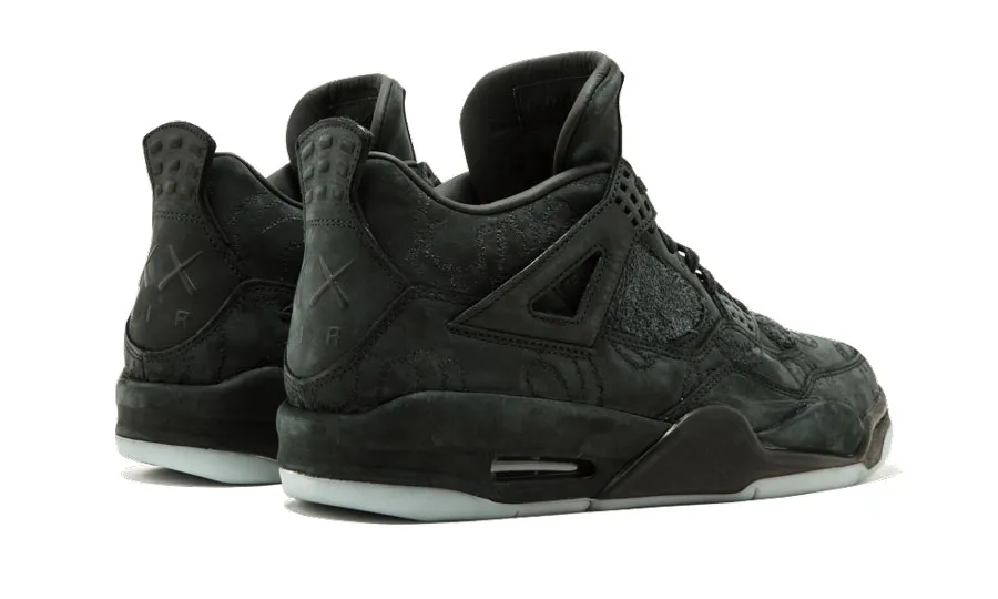 000000_KAWS-x-Air-Jordan-4-Retro_Black_930155-001_img2