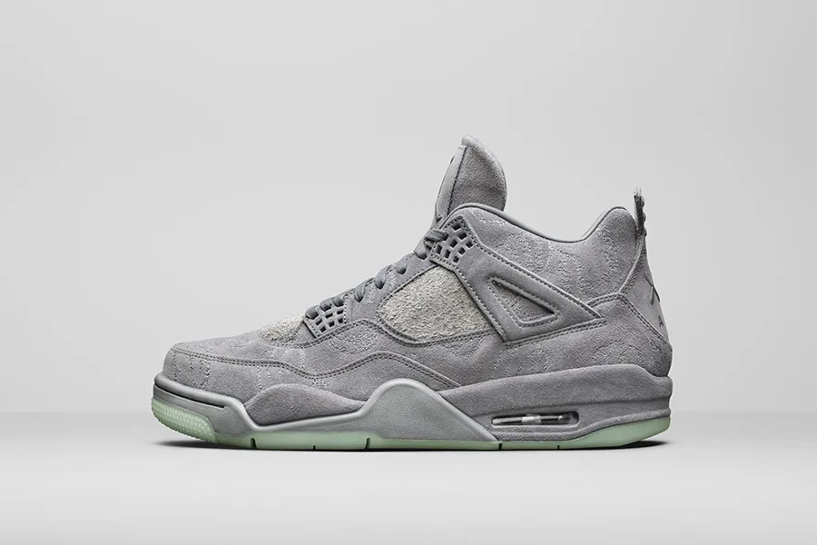 000000_KAWS-x-Air-Jordan-4_Cool-Grey_930155-003_img1