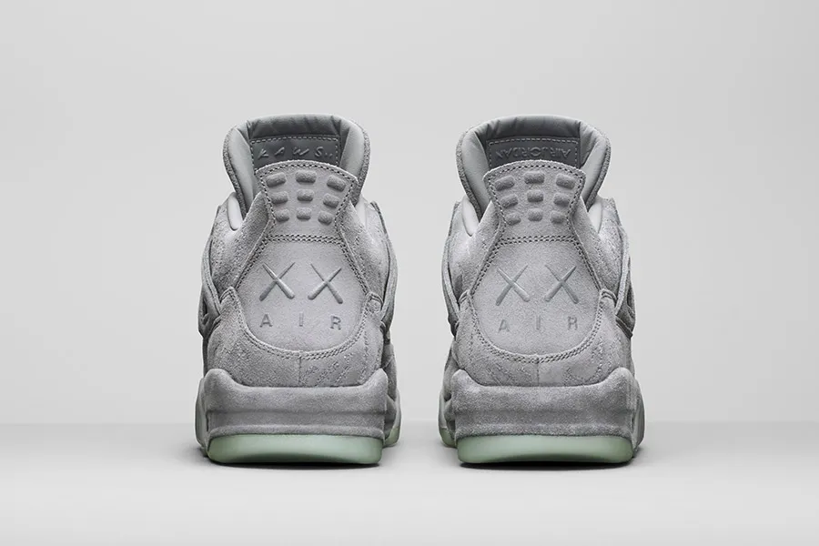 000000_KAWS-x-Air-Jordan-4_Cool-Grey_930155-003_img4