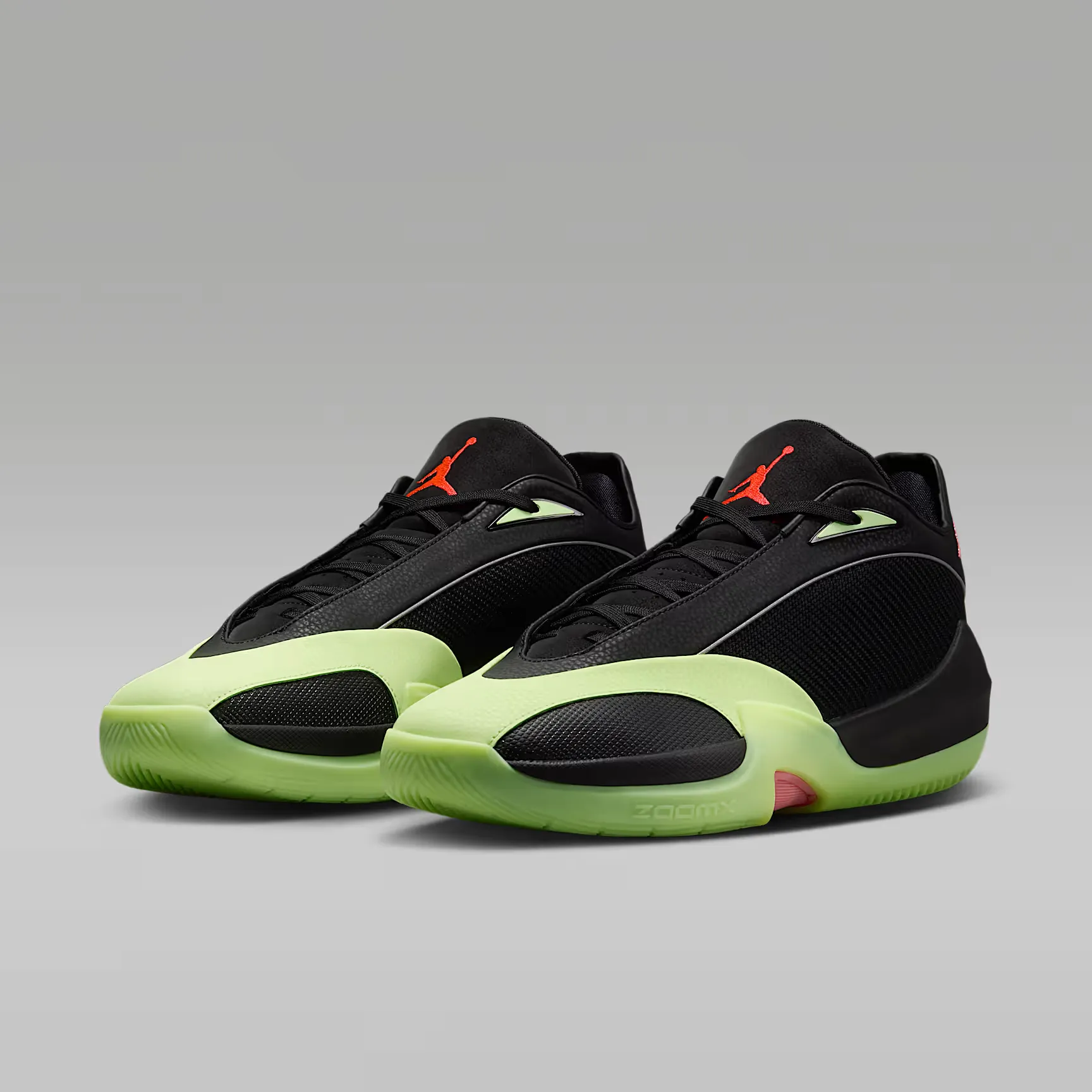 000000_Jordan-Triangle_Black-Barely-Volt_IB1154-001_img4