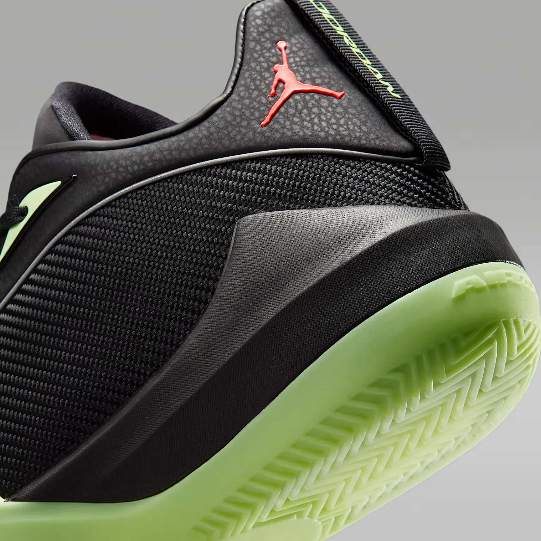 000000_Jordan-Triangle_Black-Barely-Volt_IB1154-001_img7