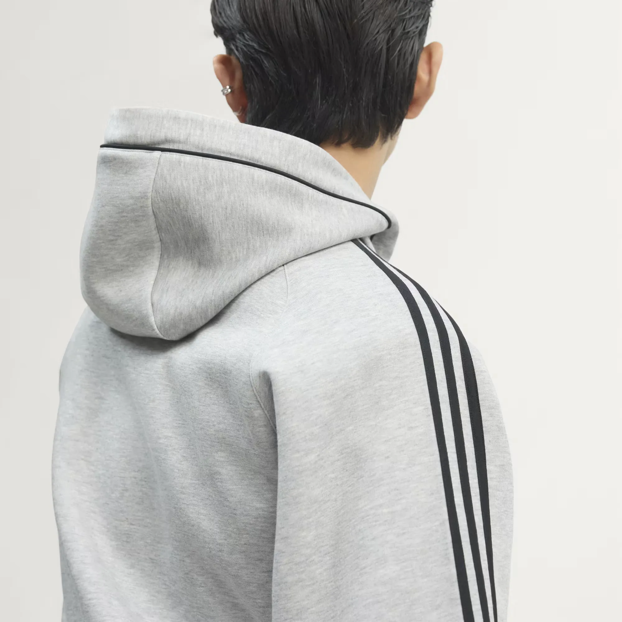 000000_adidas-Originals-Spacer-Cutline-Teamgeist-26-Full-Zip-Hoodie_Medium-Grey-Heather_KR7070_img6