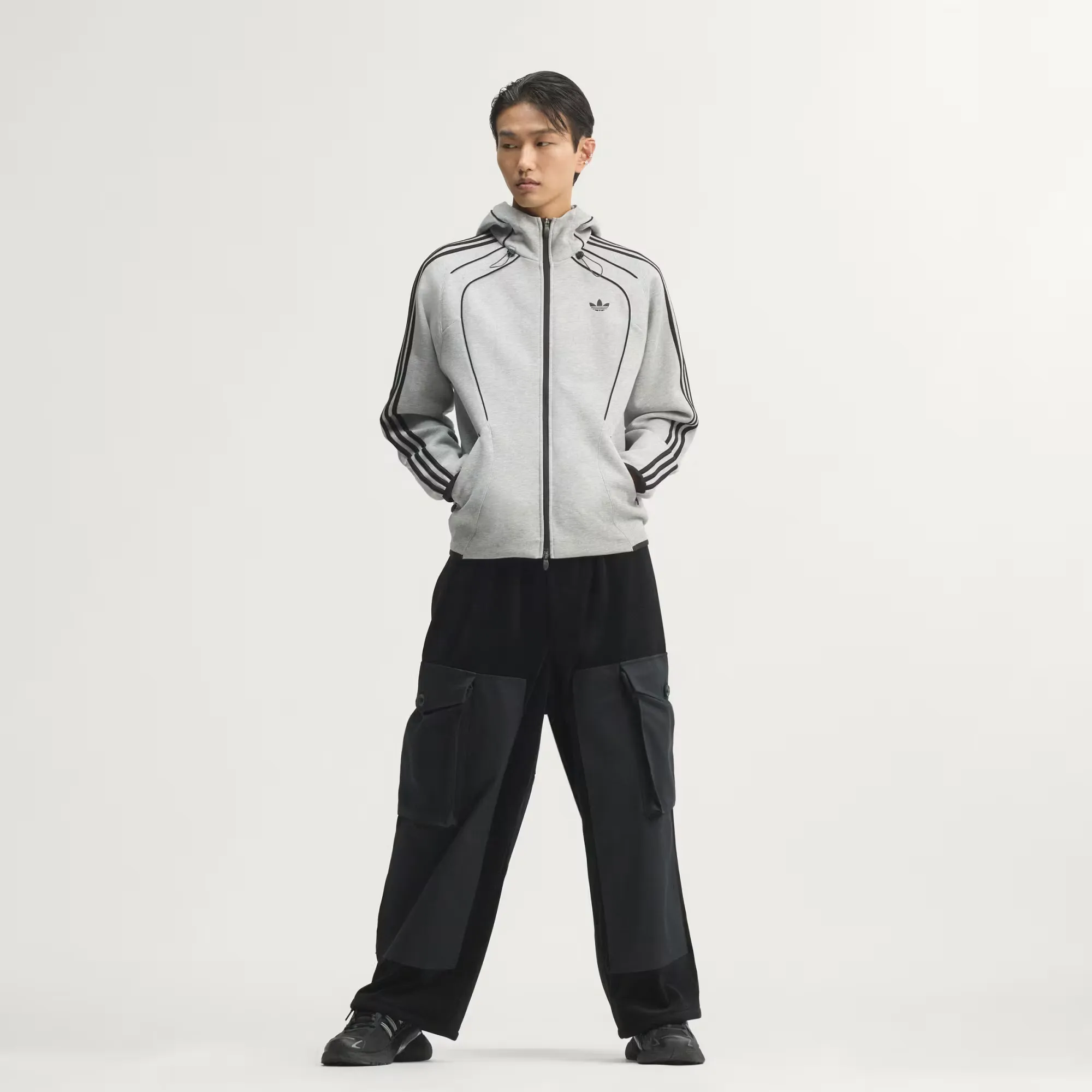 000000_adidas-Originals-Spacer-Cutline-Teamgeist-26-Full-Zip-Hoodie_Medium-Grey-Heather_KR7070_img7