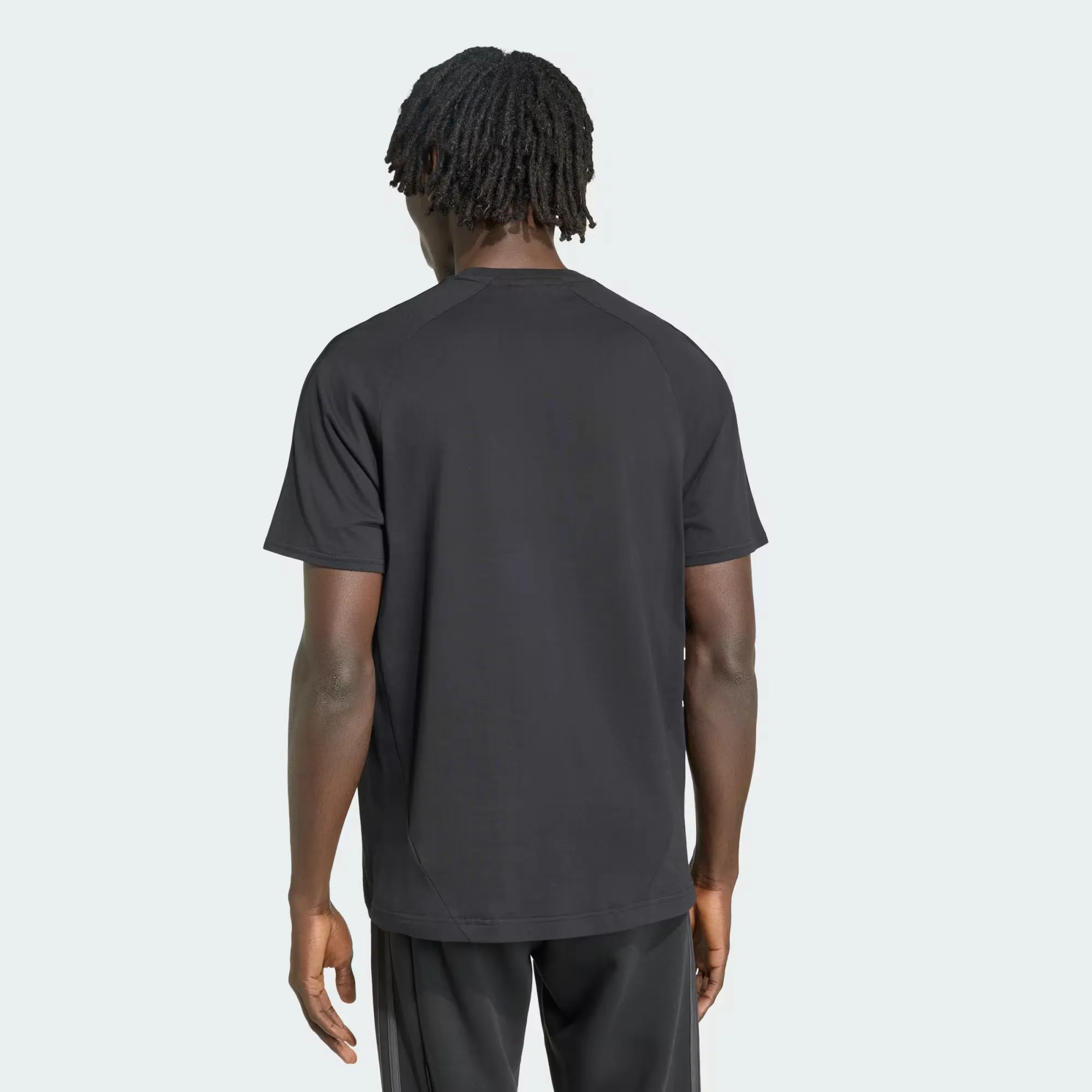 000000_adidas-Teamgeist-26-Spacer-Cutline-T-Shirt_Black_KQ8953_img1